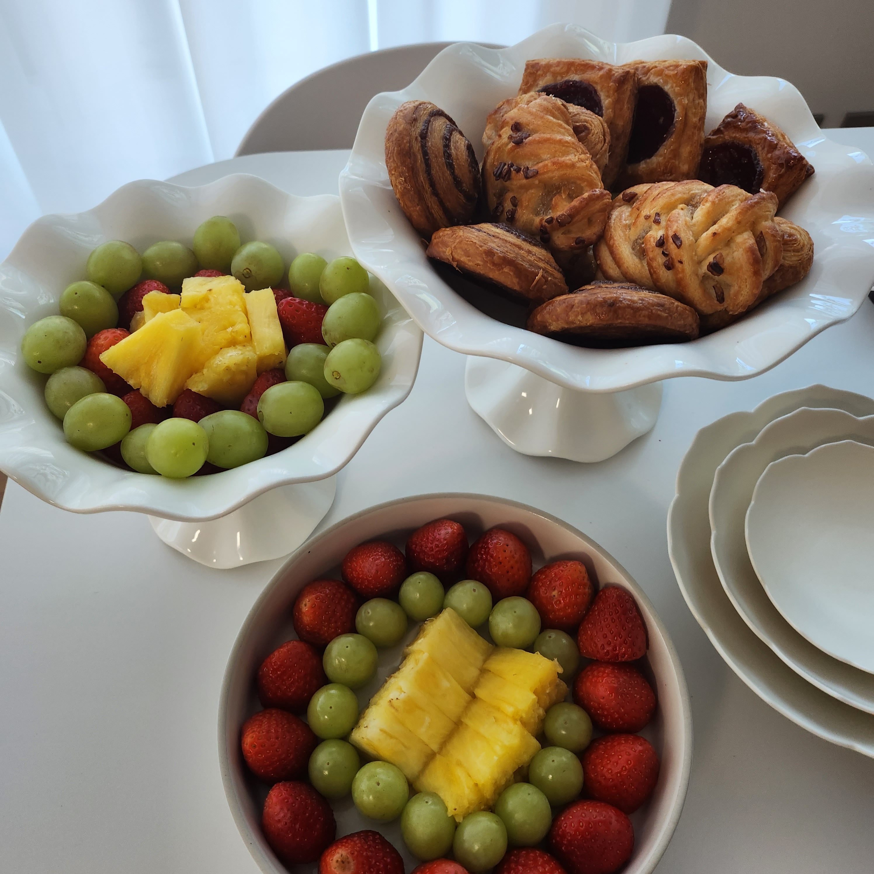 Fluted Ceramic Pedestal Tray user photo