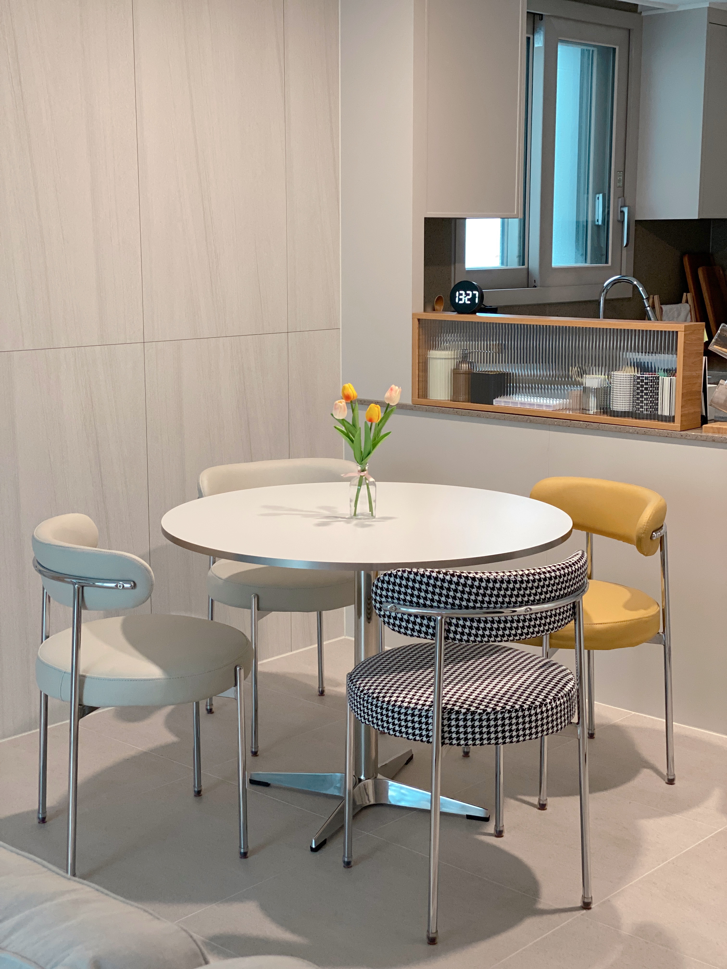 Milky LPM Glass Kitchen Island Partition user photo