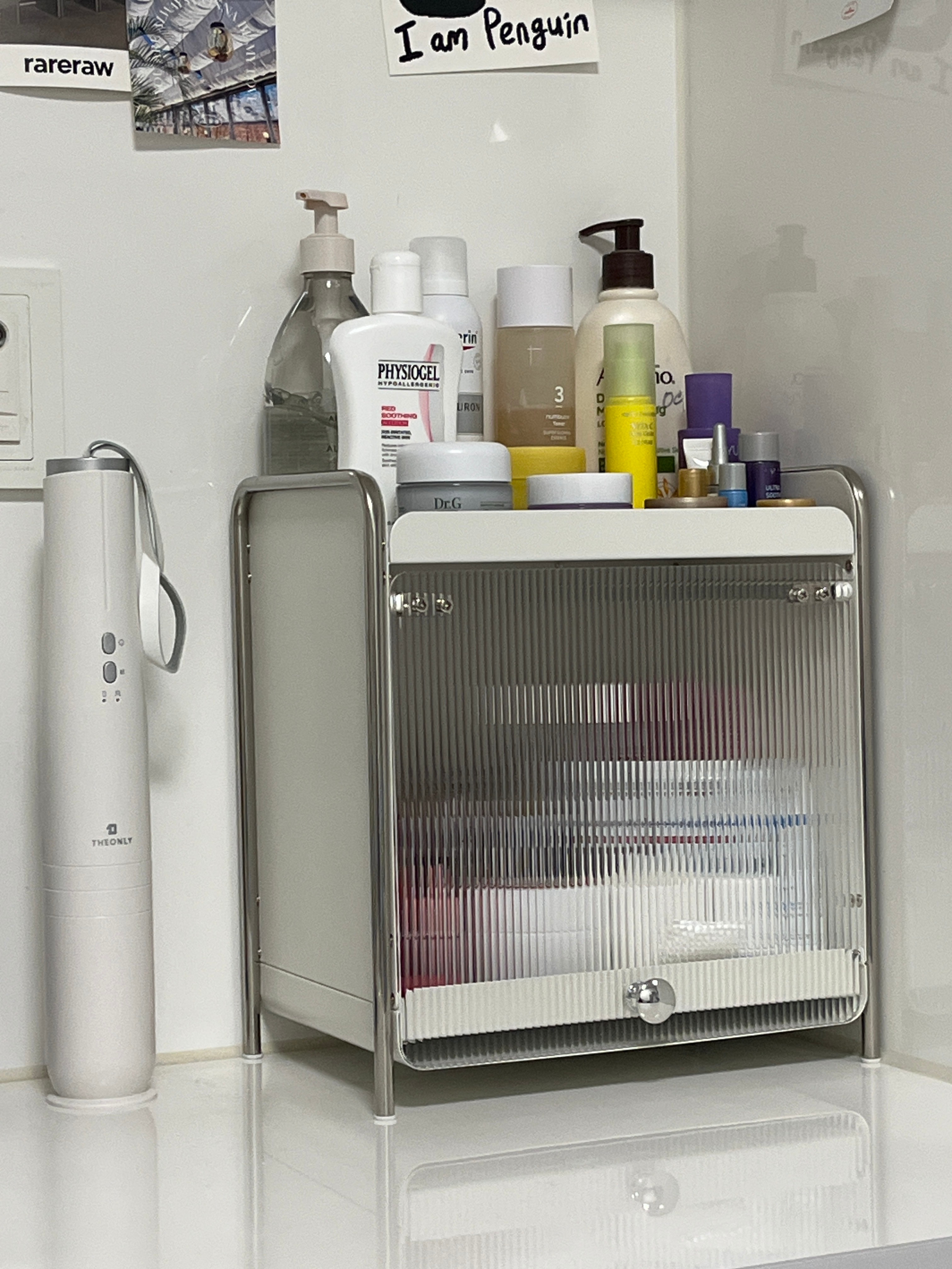 Metal Cosmetic Storage Organizer with Flip Door user photo