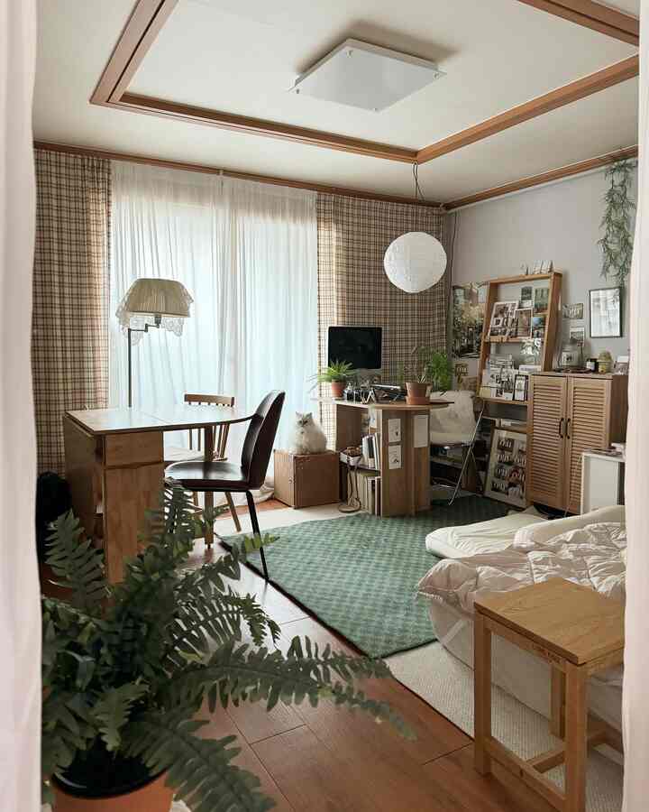 起こるとすぐに最初にすることは
ヤニを探す😸
野妙猫ラヤニ安夫と健康が一番気になる最近だ  
ヤニーよく寝ました〜〜？
+曇りの日の午後

＃自宅で最も忙しい＃家で最高の忙しい日常ルーチン
＃チェリーモールディング＃チェリーモールディングインテリア＃ウッドインテリア＃フランテリア＃ウォームトンインテリア＃ビンテージインテリア＃ビンテージ小道具＃チェックカーテン＃調和インテリア 