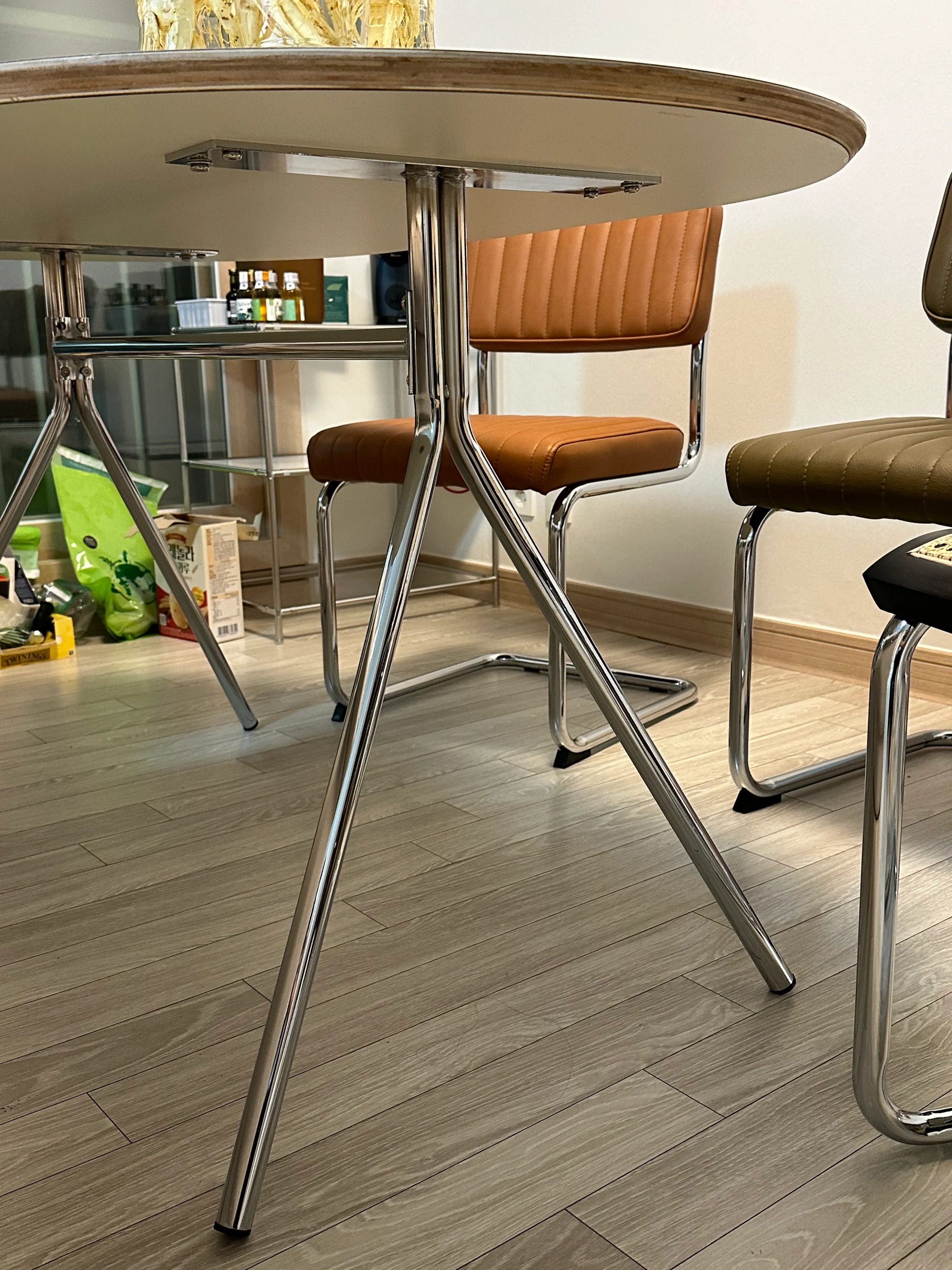 MID-CENTURY ダイニングテーブル 楕円形 140cm［6色］| Ohouse