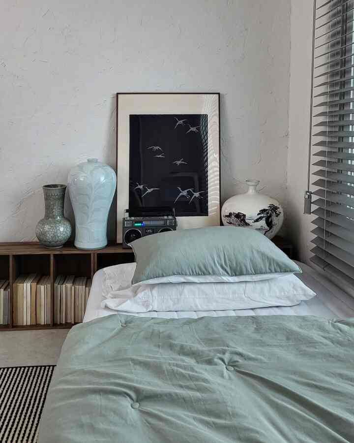 #제품제공⠀Kamar tidur oriental
Saya sangat suka keramik, dll.
⠀
Bahkan dulunya terlihat oriental
Desain interior selalu sama.
⠀
Sesendok fondant warna di kamar tidur
Perpaduan warna hijau dan putih
Selalu memberiku ketenangan pikiran
⠀
Mengapa Anda merasa menulis ini dengan banyak beban?
Ganti alas tidur untuk semua musim
Saya sangat menyukai tempat tidur dua sisi dengan warna terkoordinasi.
Keuntungannya bisa menciptakan berbagai macam suasana!!!
⠀
Ini adalah selimut Gunakan Perawatan Alergi.
Rasanya sangat lembut
Selipkan tempat tidur musim dingin Anda
Aku mengganti selimutnya, tapi kenapa cuacanya seperti ini?!🌫
Kemana perginya matahari....
⠀
⠀
#Yuz #차렵이불추천 #차렵이불
#Perangkat tempat tidur #침구추천 #차렵침구
#Home Sweet Home #오늘의집 #집꾸미기
#Kamar Tidur #안방 #동양스타일링
#Oh My Fabric #오늘장면한컷 