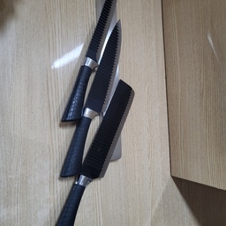 기존에 싱크대에 있는 칼꼽는곳 사용했는데
플라스틱 수멍이라 언젠가보니 때가 끼어있어서 주문했는데
확실히 위생을 생각하니 이게 딱 좋네요
자석 짱짱해서 잘 붙어요
본 리뷰는 무타공마켓을 통해서 제품을 제공받아 작성한 글입니다
#칼걸이
#주방위생
#칼
#주방칼
#칼거치