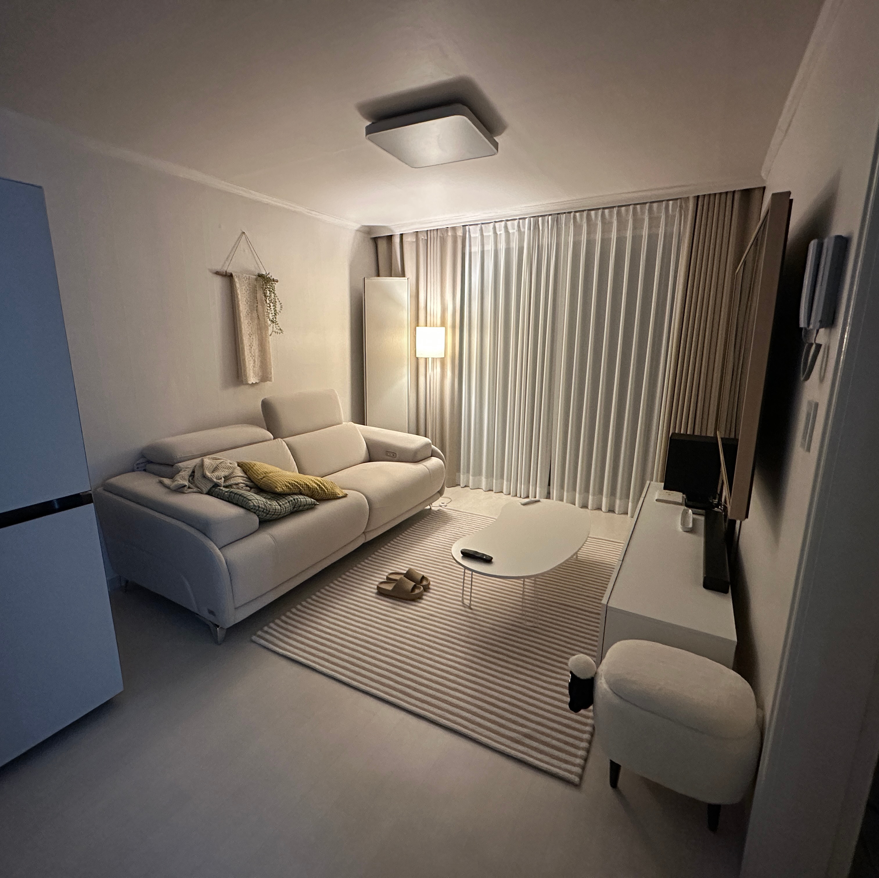 Monde Wave Folding Floor Table user photo