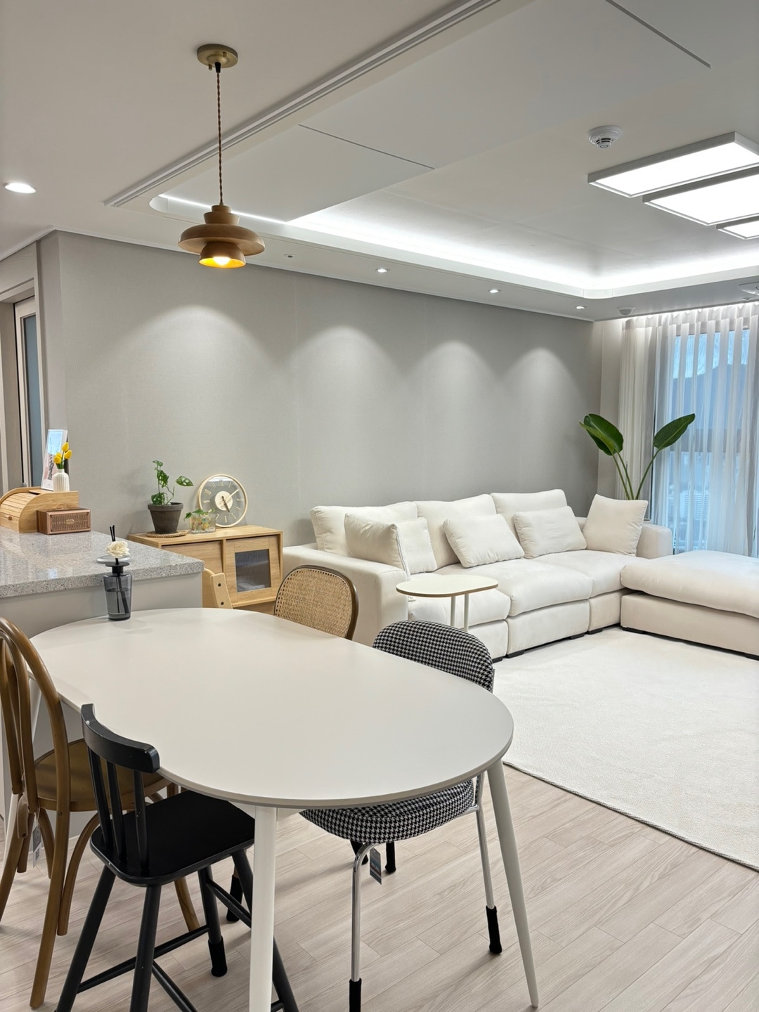 Slim C-Side Sofa Table user photo