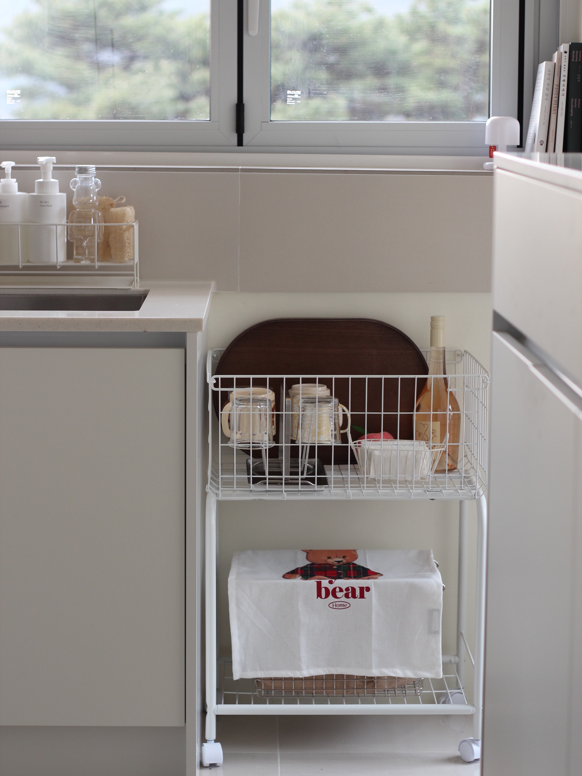 Minimal Rolling Wire Storage Cart user photo