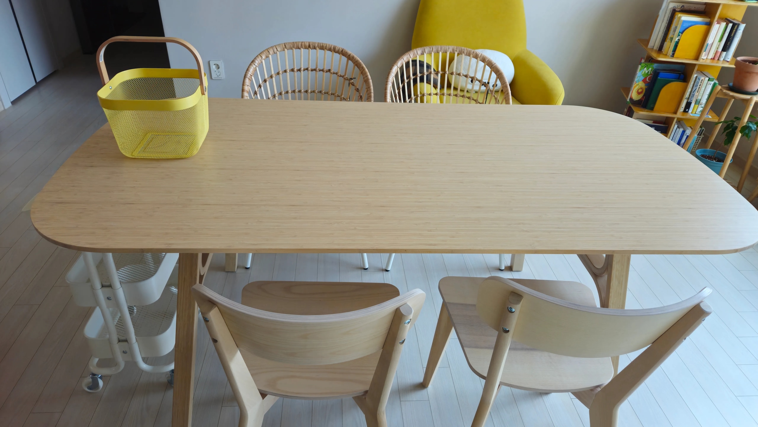 IKEA NILSOVE ニルソーヴェ チェア アームレスト付 | ダイニングチェア