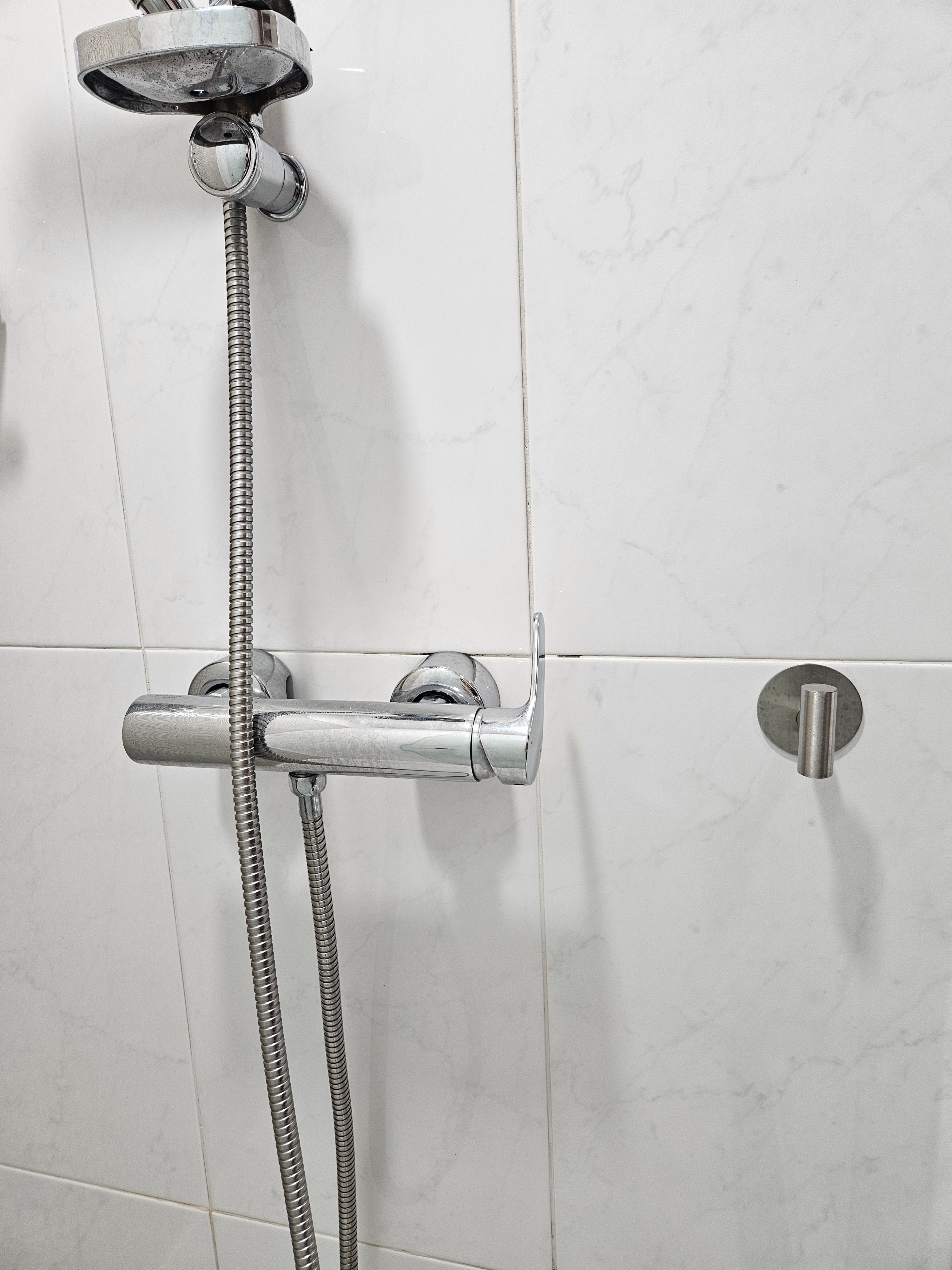304 Stainless Steel Adhesive T-Shaped Wall Hook user photo