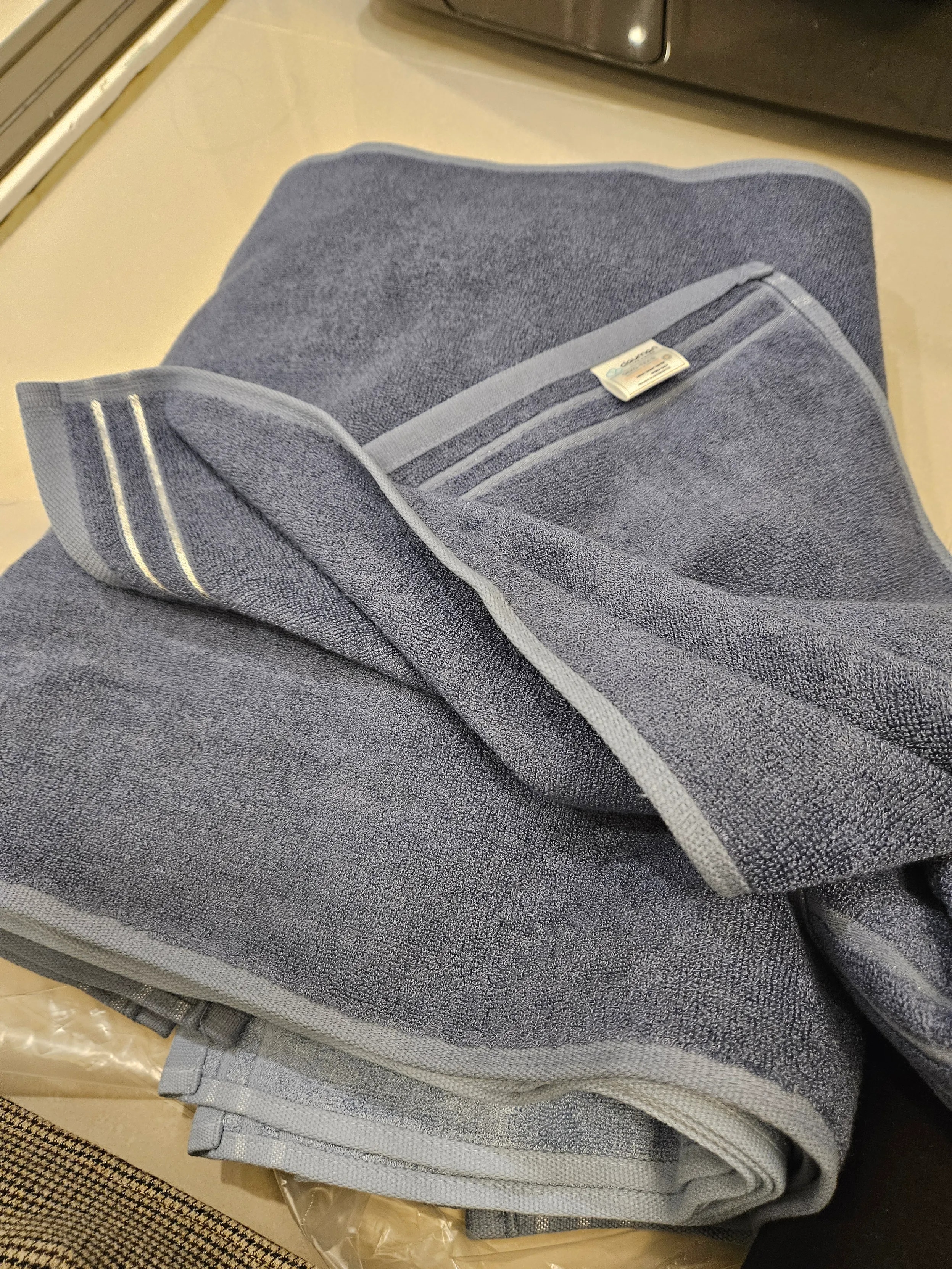 Bamboo Stripe Antibacterial Hotel Towel (10-Pack) user photo