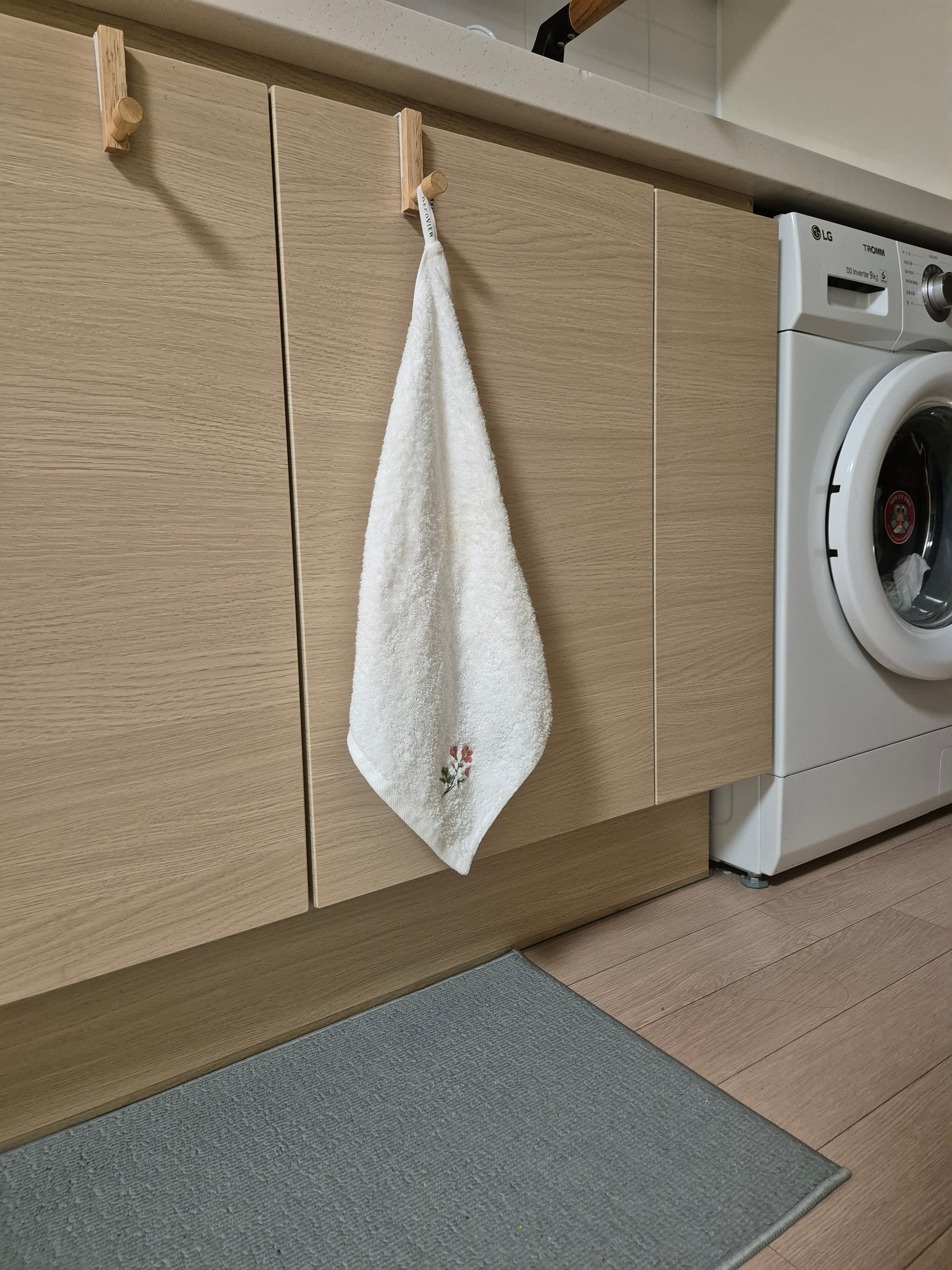 Daisy Embroidered Kitchen Towel Set (2-Pack) user photo