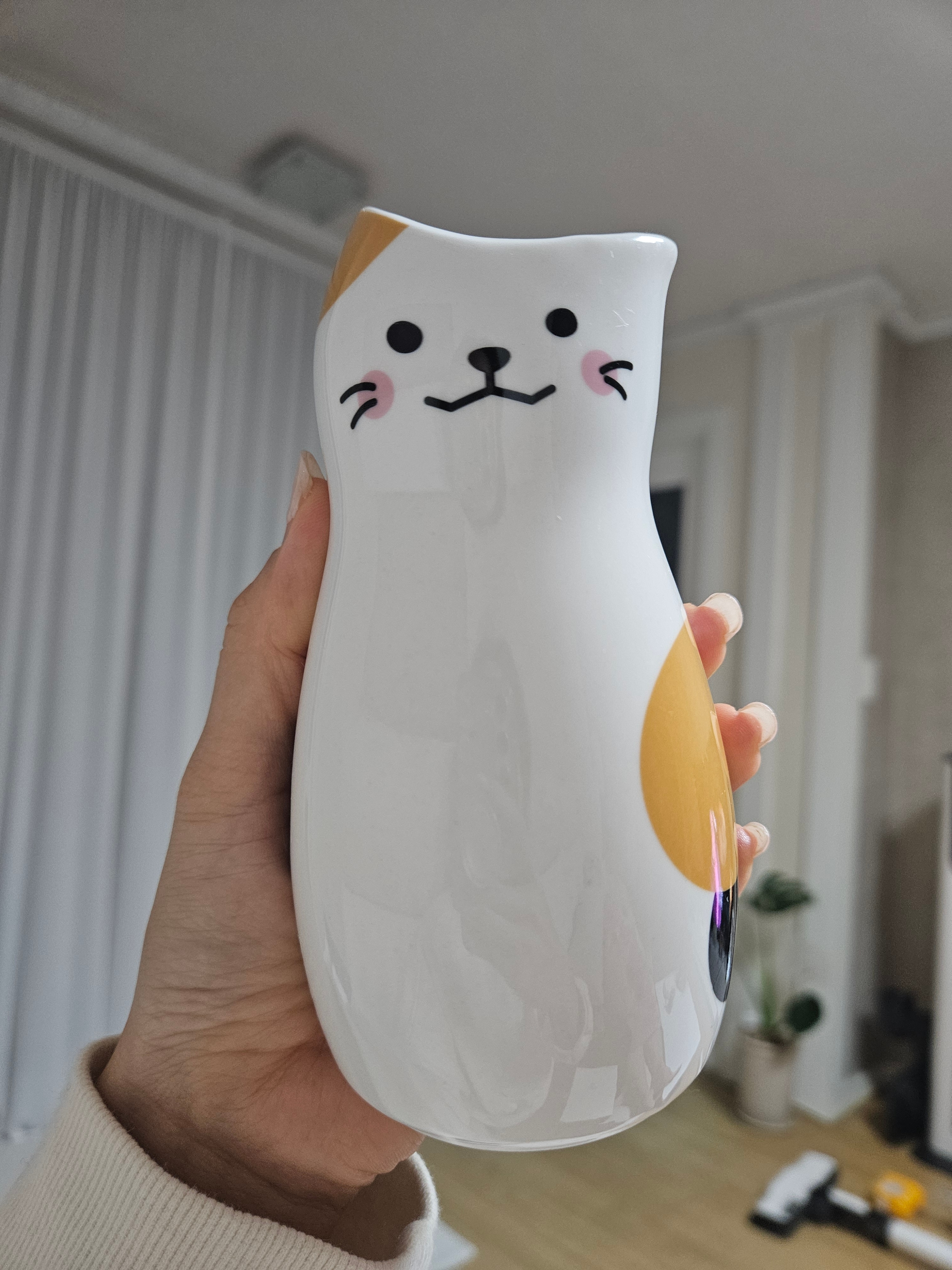 Cat Café Sake & Soju Carafe and Cup Set for 2 (3-Piece) user photo