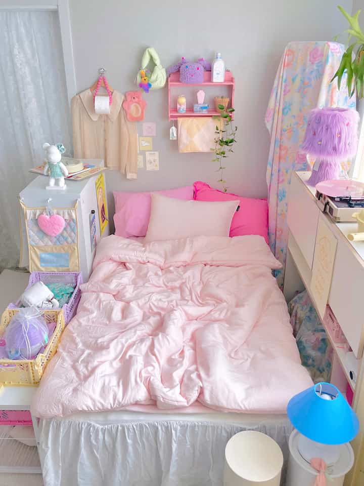 Kamar tidur merah muda🎀💖
Semoga malammu menyenangkan semuanya🌙

#Saya juga seorang pencipta #pink #interior merah muda #aksesori merah muda #selimut merah muda #interior pastel #interior remaja #interior warna #tempat tidur #interior tempat tidur #dekorasi kamar tidur #interior kamar tidur #kamar tidur #pencahayaan #pencahayaan interior #hiasan dinding #interior dinding #dekorasikamar #DekorasiRumah #DekorasiHomeroom #HomeroomInterior #PropInterior #Props #Object 