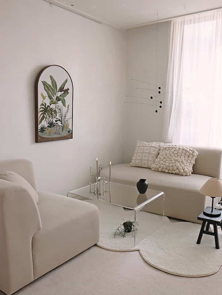 25 pyeong ruang tamu sofa 3 dudukan Penataan furnitur dan poster interior melengkapi dekorasi rumah!
Kami merenovasi ruang tamu, yang merupakan ruang favorit saya di rumah kami.
Apakah saya satu-satunya yang mendapat energi saat melihat alat peraga yang saya suka? Dia
Ini adalah bingkai berbentuk lengkung, bukan bingkai persegi pada umumnya, jadi ini adalah desain menarik yang memenuhi ruang tamu Anda dengan emosi!
Jika berbentuk melengkung, mulai dari perapian hingga sekatnya terbuat dari karet lengkung.
Saya juga menyukai bingkai foto Arch^^

Kehijauan alam diabadikan secara utuh, membuat Anda serasa berjalan melewati hutan.
Memiliki warna cat air yang lembut dengan nuansa botani, sehingga dapat digunakan di mana saja.
Menurut saya ini cocok dan bagus untuk dipakai sepanjang tahun.

Ruangannya kini terlihat berbeda karena sofa-sofa yang disusun berjajar lurus saling berhadapan dengan pola berbentuk 11 bukan?
Hiasi rumah Anda untuk musim semi hanya dengan menempatkan bingkai interior dan furnitur.

#Aku paling sibuk di rumah #예쁜템최고야 #오늘장면한컷
#Bingkai Foto Interior #액자인테리어
#Bingkai Foto Lengkungan #아치포스터 #인테리어포스터 
#Bingkai Foto #인테리어그림
#Hiasan dinding #벽인테리어 #거실인테리어 #집꾸미기
#Alat peraga interior #오커밍 