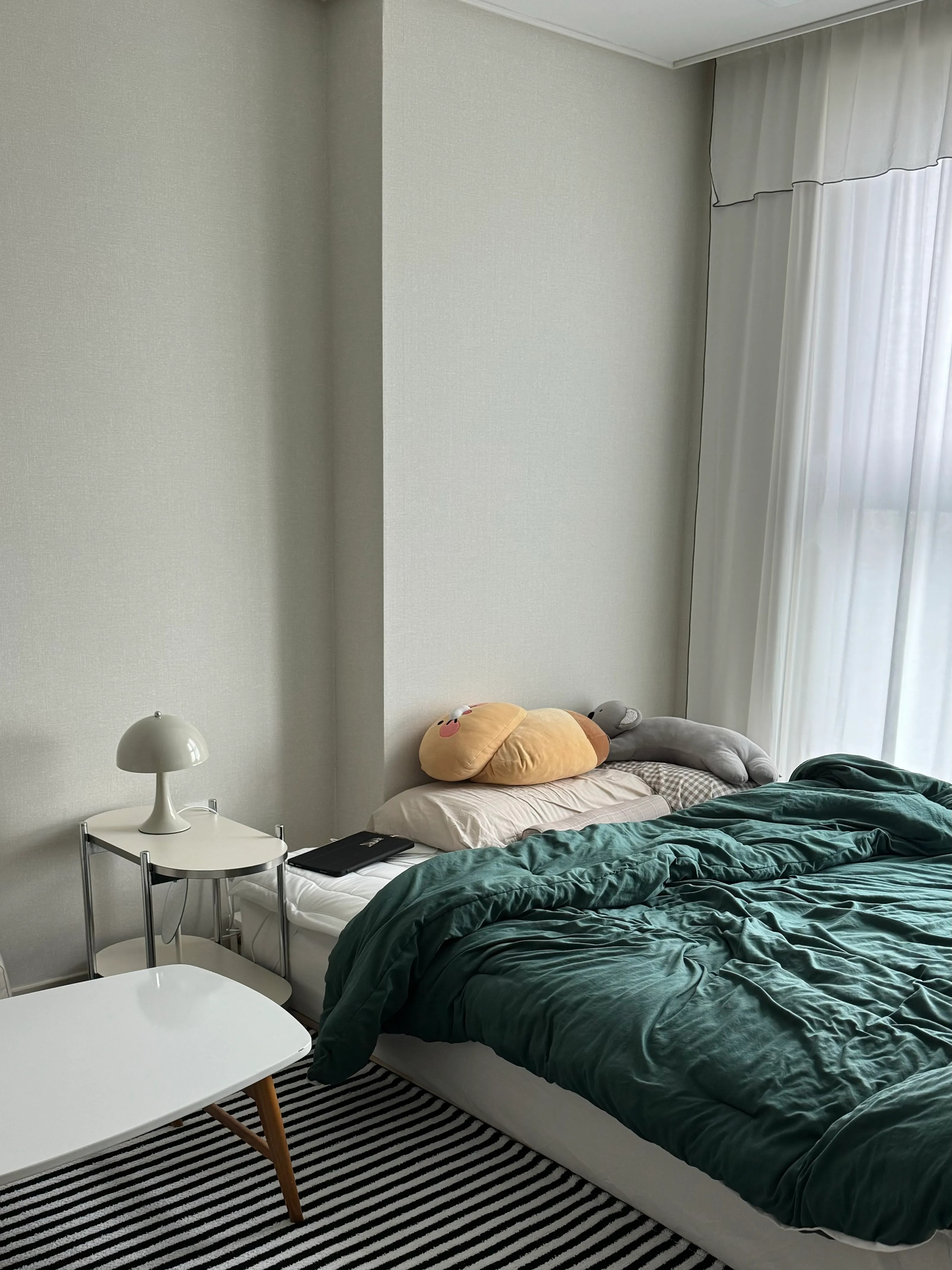 Mid-Century Round Two-Tier Side Table user photo