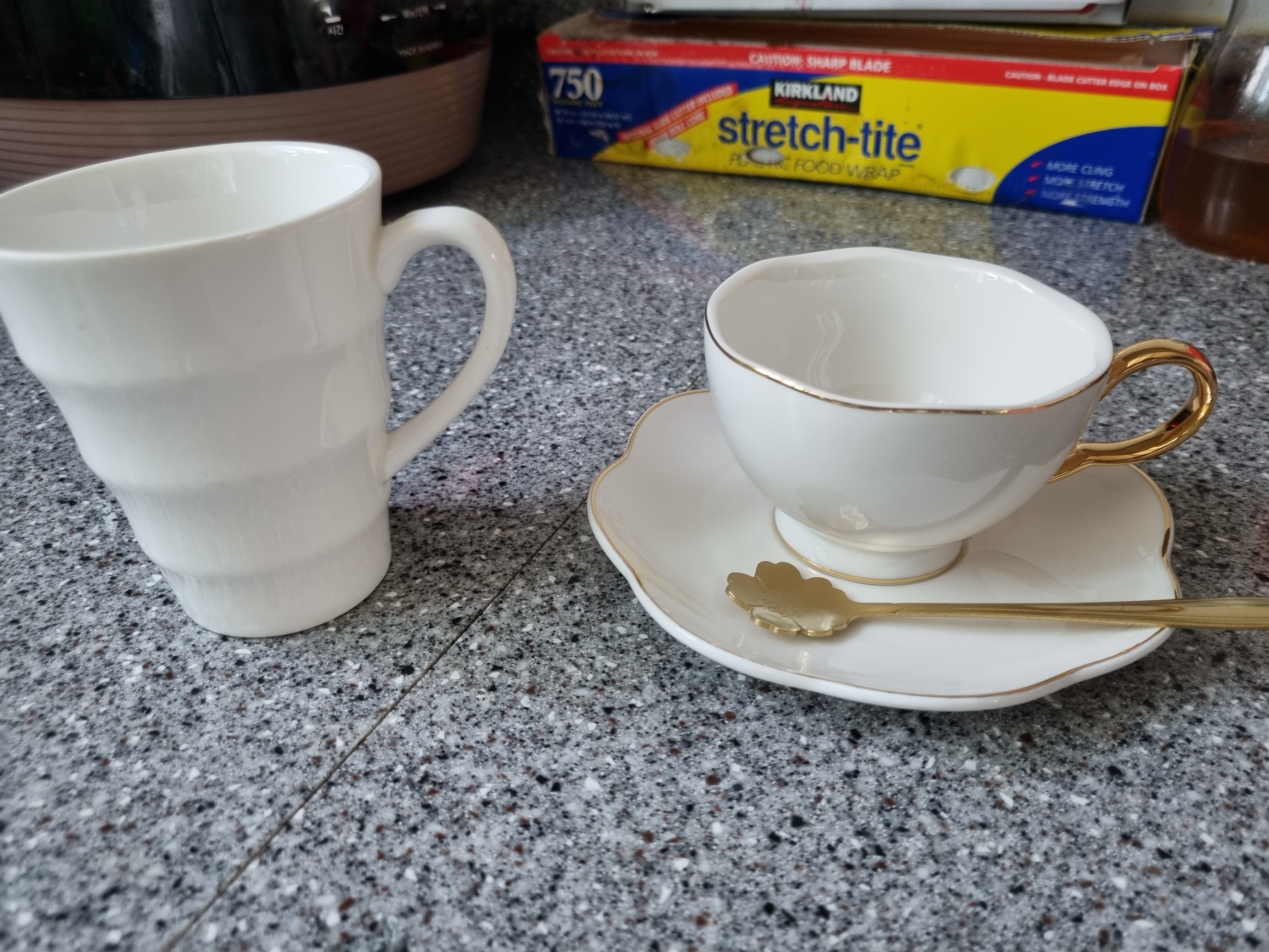 The Gold Lotus White Coffee Cup Set user photo