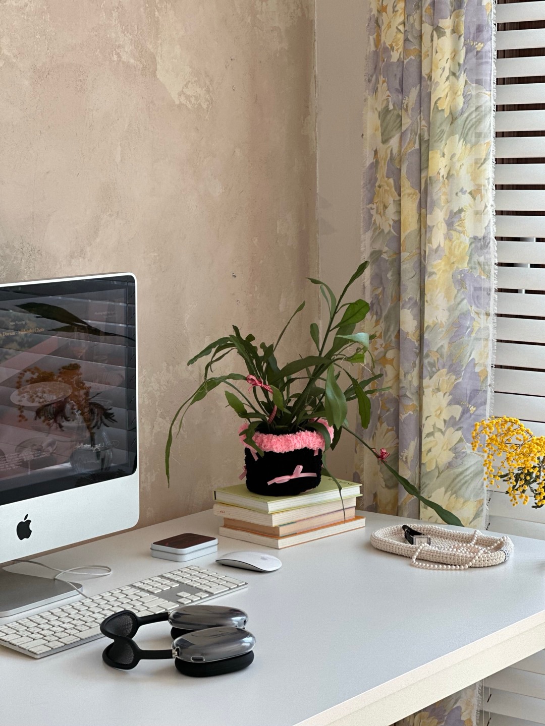 Ribbon Faux-Fur Pot Cover user photo