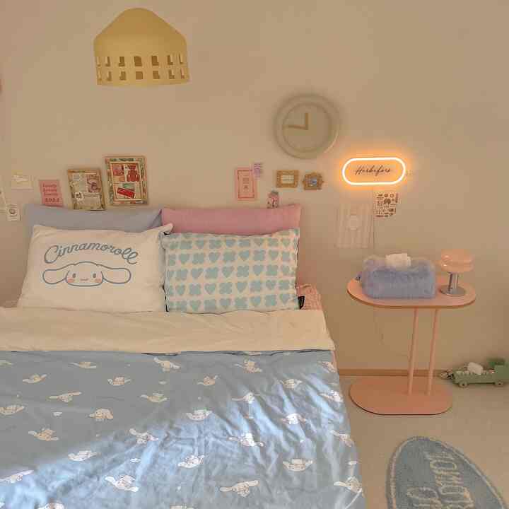 製品提供_ SOFSYS Olive Sub Table🩷
寝室のインテリアでサイドテーブルの問い合わせが多かったんですよ🫶ソフシスのオリーブサブテーブルです。今回ピンクカラーが発売されましたよ👍 色鮮やかな色味が好きな🥰バターとホワイトカラーもあります！
。
リビングルームのソファスペースでも熱日しているんですよ😍 ソファの下にテーブルの底部分を入れて演出すると新しい雰囲気が出ますね！組み立てがしやすく、しっかりしていて多くの方に愛されているサブテーブルですよ💕
。
。
＃ソープシス＃テーブル＃サイドテーブル＃ベッドルームインテリア＃ベッドルームスターグラム 