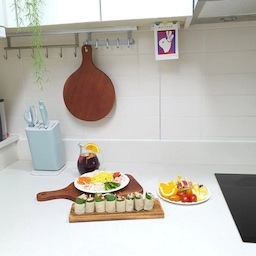 칼질하고 싶어지는 주방템으로
야채도 채썰고
양장피랑 야채말이 만들어 먹었네요^^
#포두부야채말이 #불금메뉴 #주말저녁 #원목도마 #원목접시
#조리도구세트 #칼세트 #주방템 #도루코 