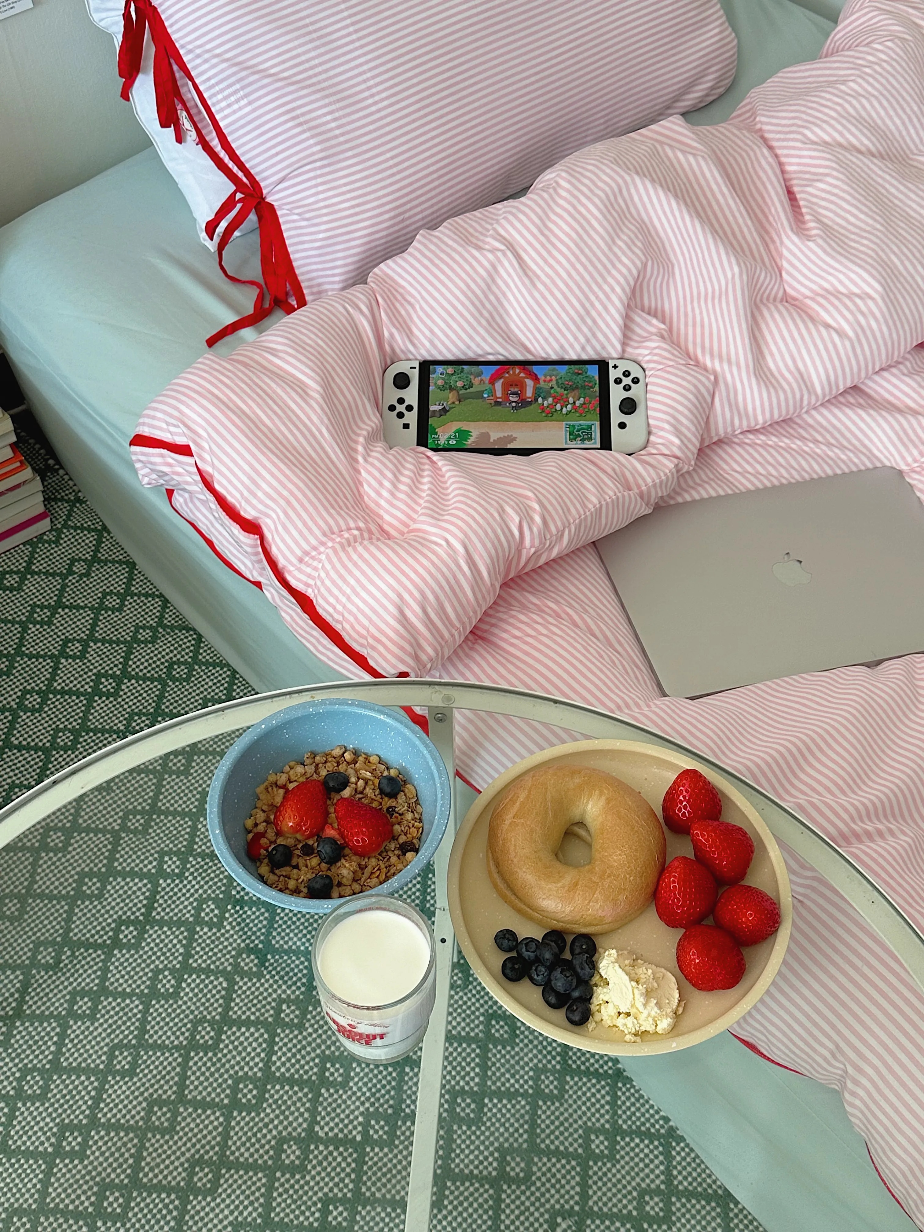 Ribbon Cake Fitted Pad Bedding Set (Transitional & Summer) user photo