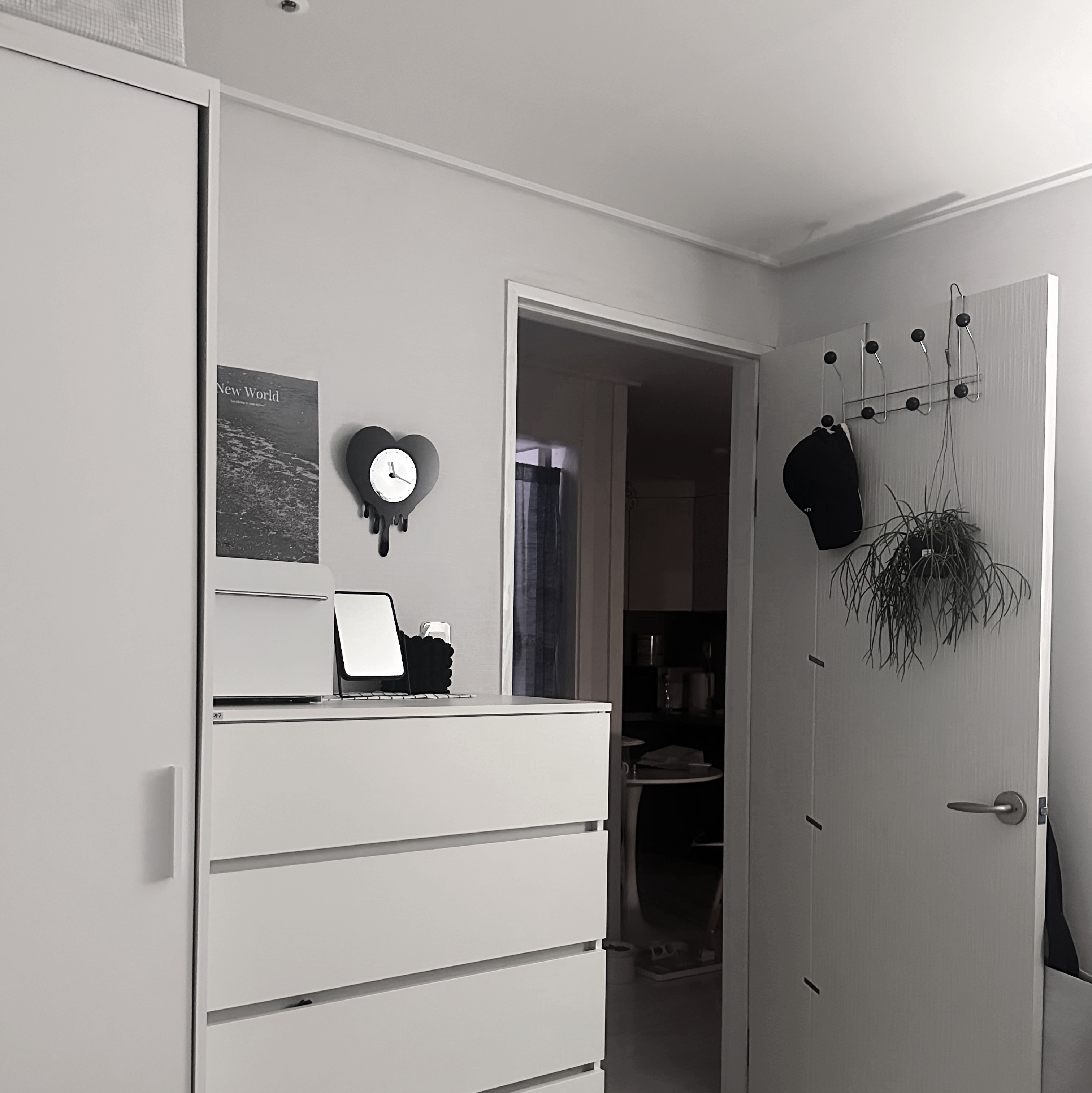 Mid-Century Slide Steel Storage Cabinet user photo