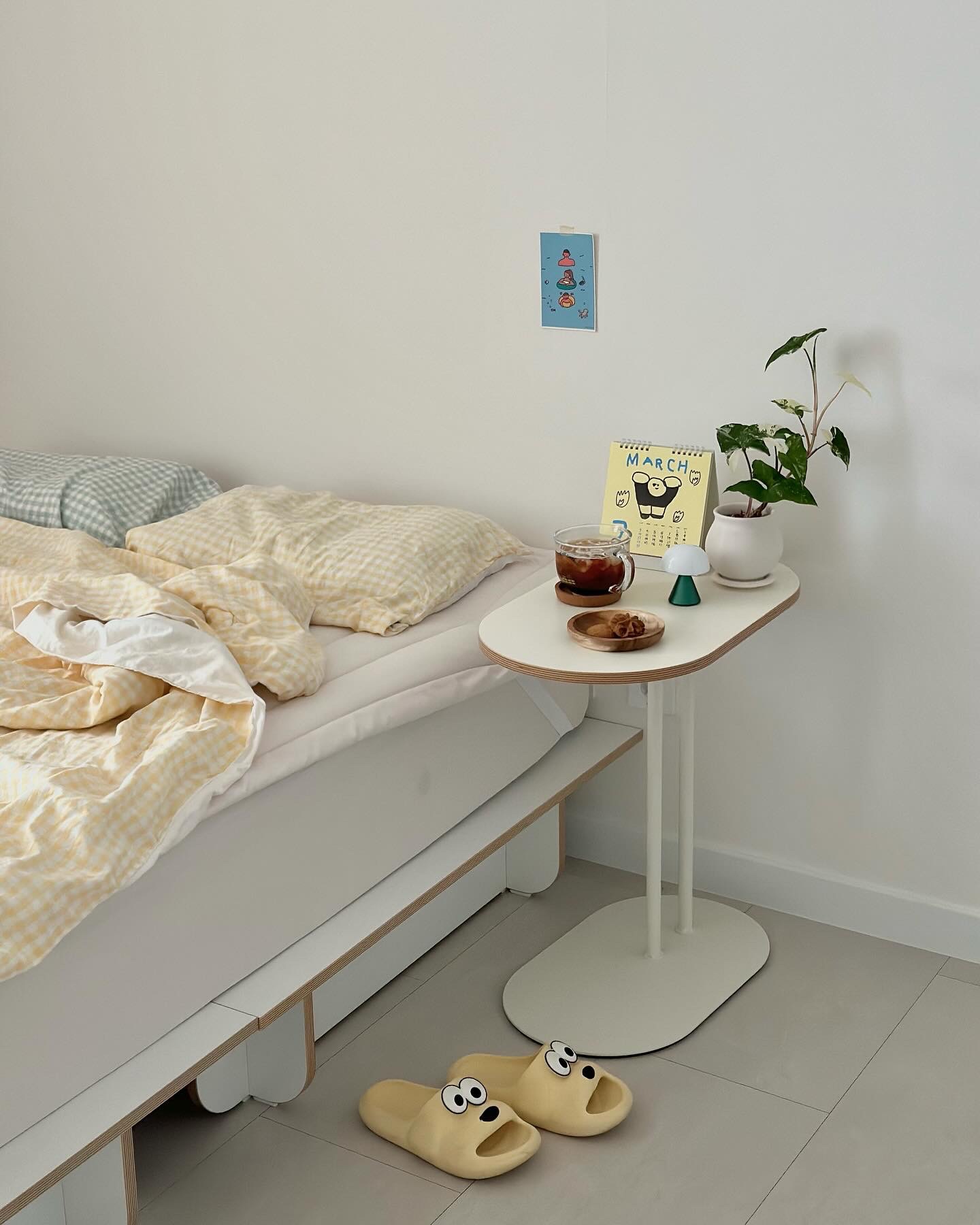 Slim C-Side Sofa Table user photo