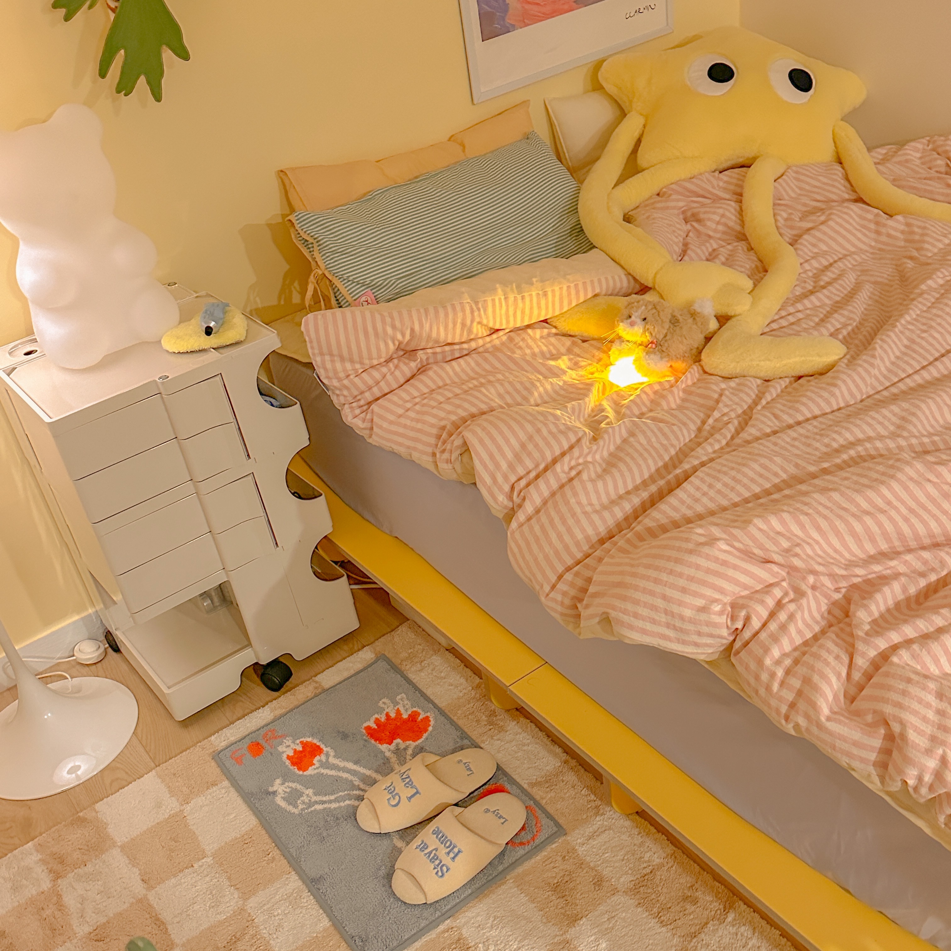 Ribbon Cake Fitted Pad Bedding Set (Transitional & Summer) user photo