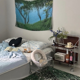 침실에 자연을 선물한 것 같은 패브릭포스터 ✨
윤슬이 예쁜 강& 푸릇푸릇 잔디와 나무 패턴
봄여름 우리집 침실에 인테리어 포인트 효과와 힐링을 담당해주고 있어요 💚💙
#침실인테리어소품 #침실인테리어소품 #침실꾸미기 #안방꾸미기 #안방인테리어 #패브릭포스터 #패브릭 #패브릭포스터대형 #자연 #힐링 #소품 #패브릭포스터 