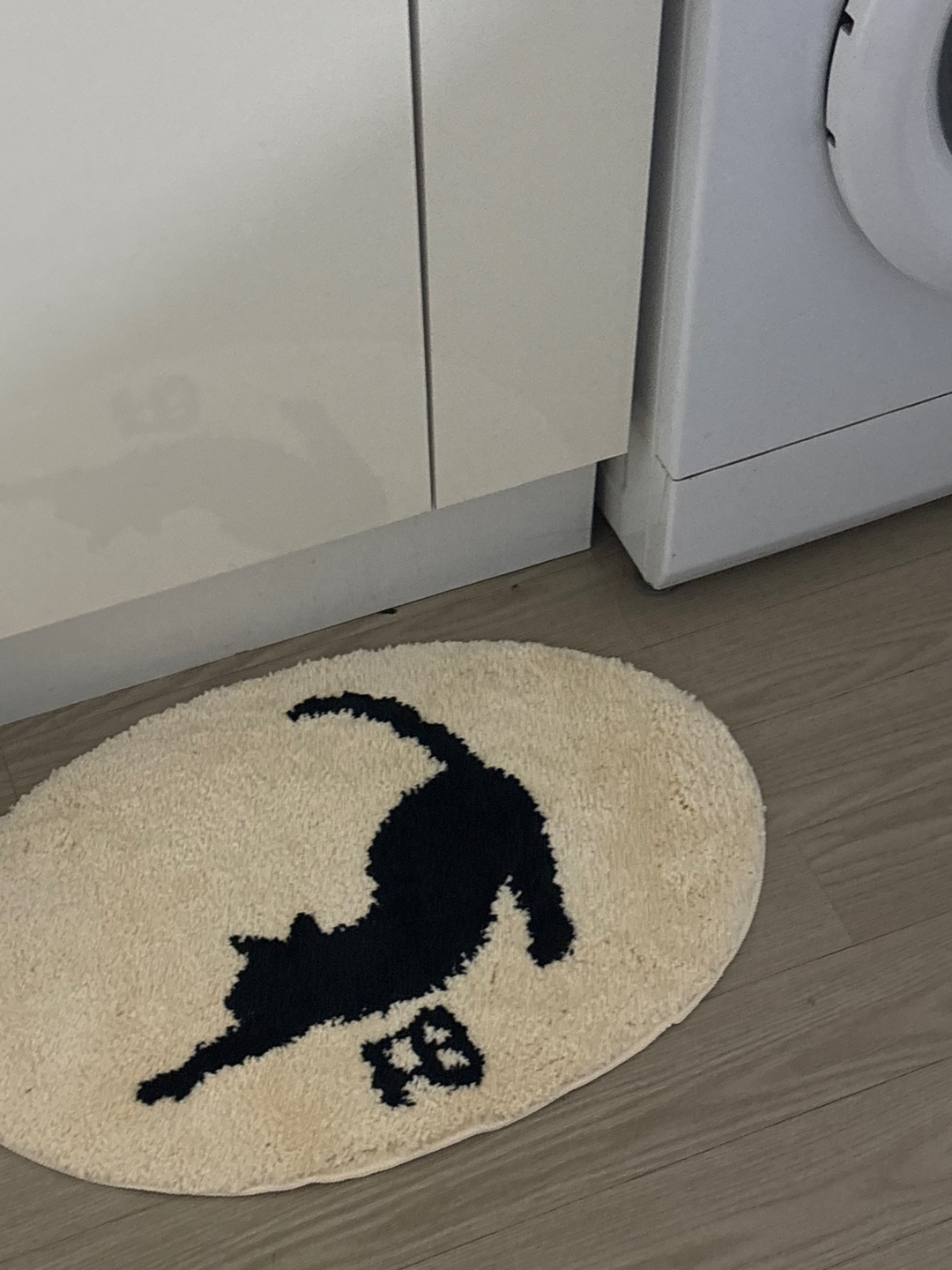 Elegant Cat Silhouette Accent Rug user photo