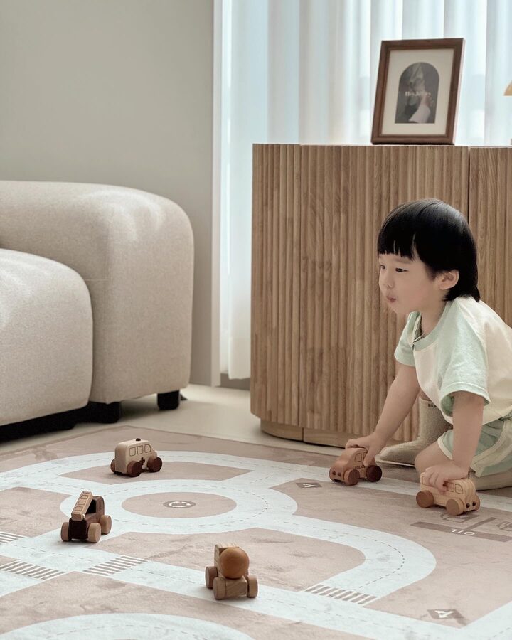 short form carousel card thumbnail