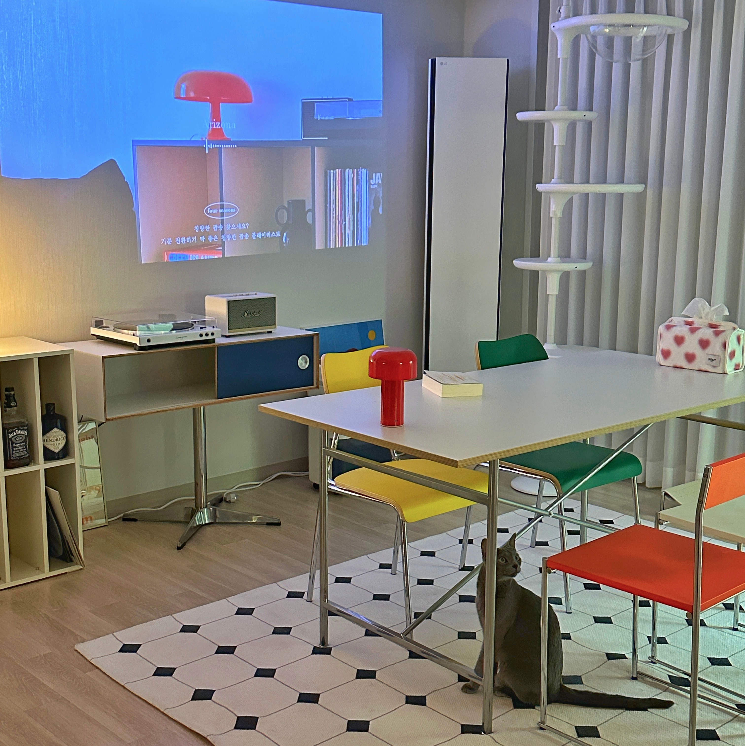 Flow Line Dining Chair user photo