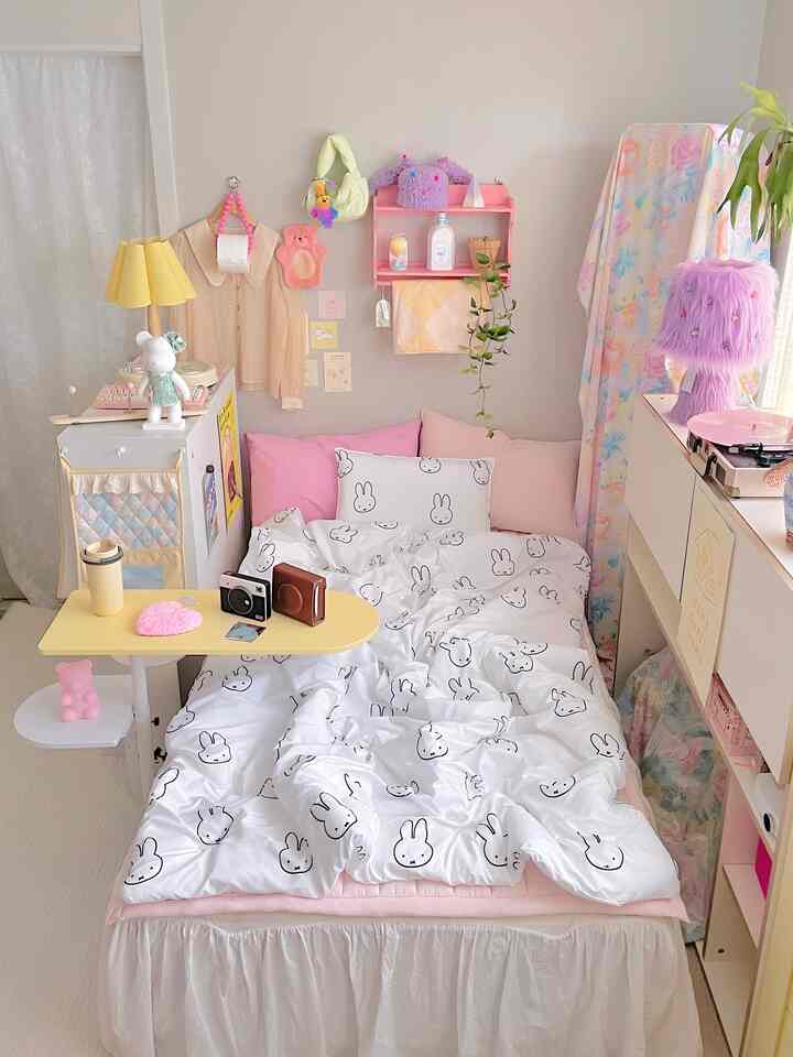 見るたびに、心のこもった可愛らしい美肌布団🤍

覆うと軽くて快適で爽やかな感じがグッド！
ほこりが起こらない高密度素材だと思います🫧
子供たちも本当に好きそうなパターンですよ🫶🏻

＃きれいなテム最高屋＃ヌビジオ＃キルト＃ミッフィー＃ミッフィー＃ミッフィーキルト＃夏のキルト＃ペストリーキルト＃寝室＃寝室のインテリア＃寝室の飾り＃自家製インテリア＃パステル＃パステルインテリア＃カラー＃照明＃テーブル＃サイドテーブル＃ベッドテーブル＃集純アイテム 