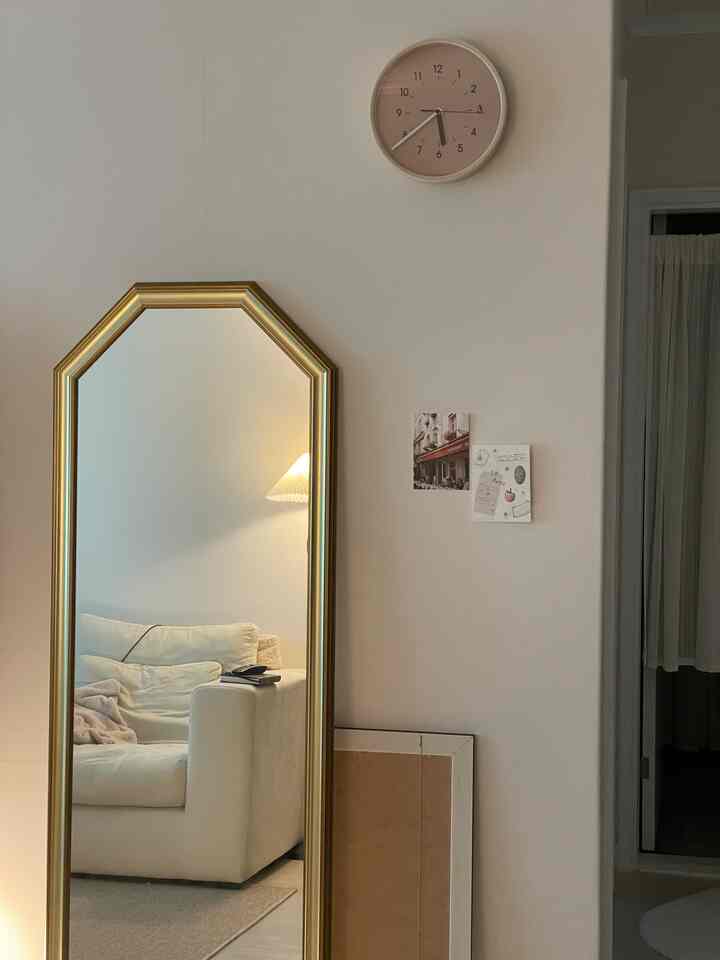 FARBE ウッド 静音 壁掛け時計［4色］を使ったコーディネート 3