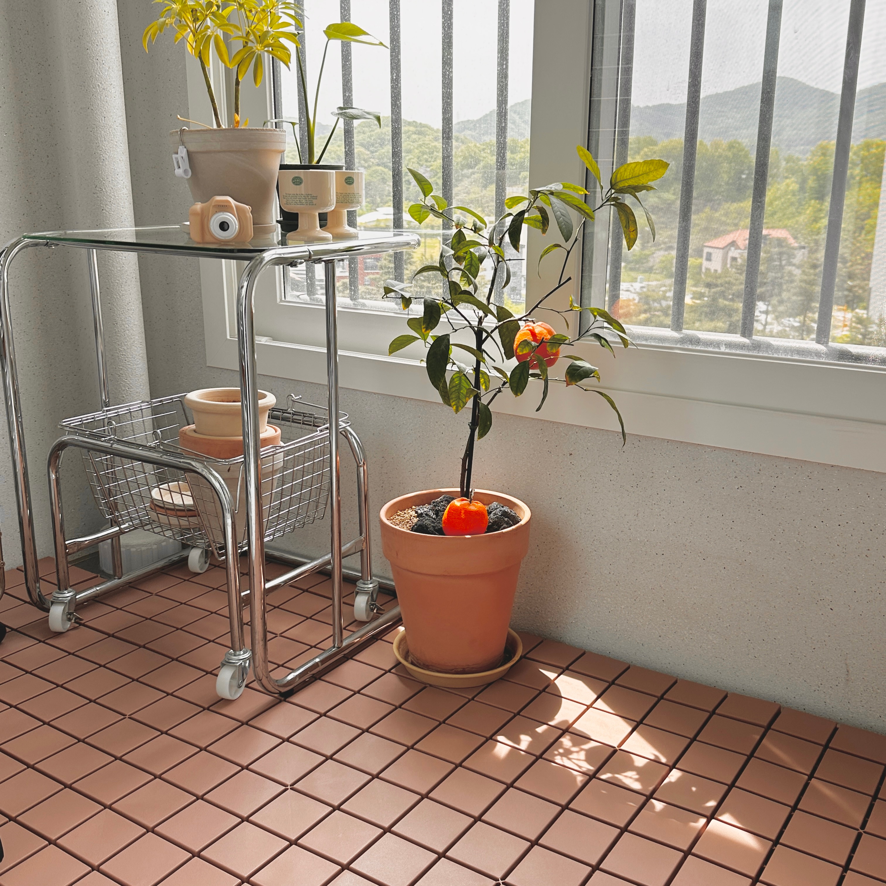 Glass C-Frame Side Table user photo