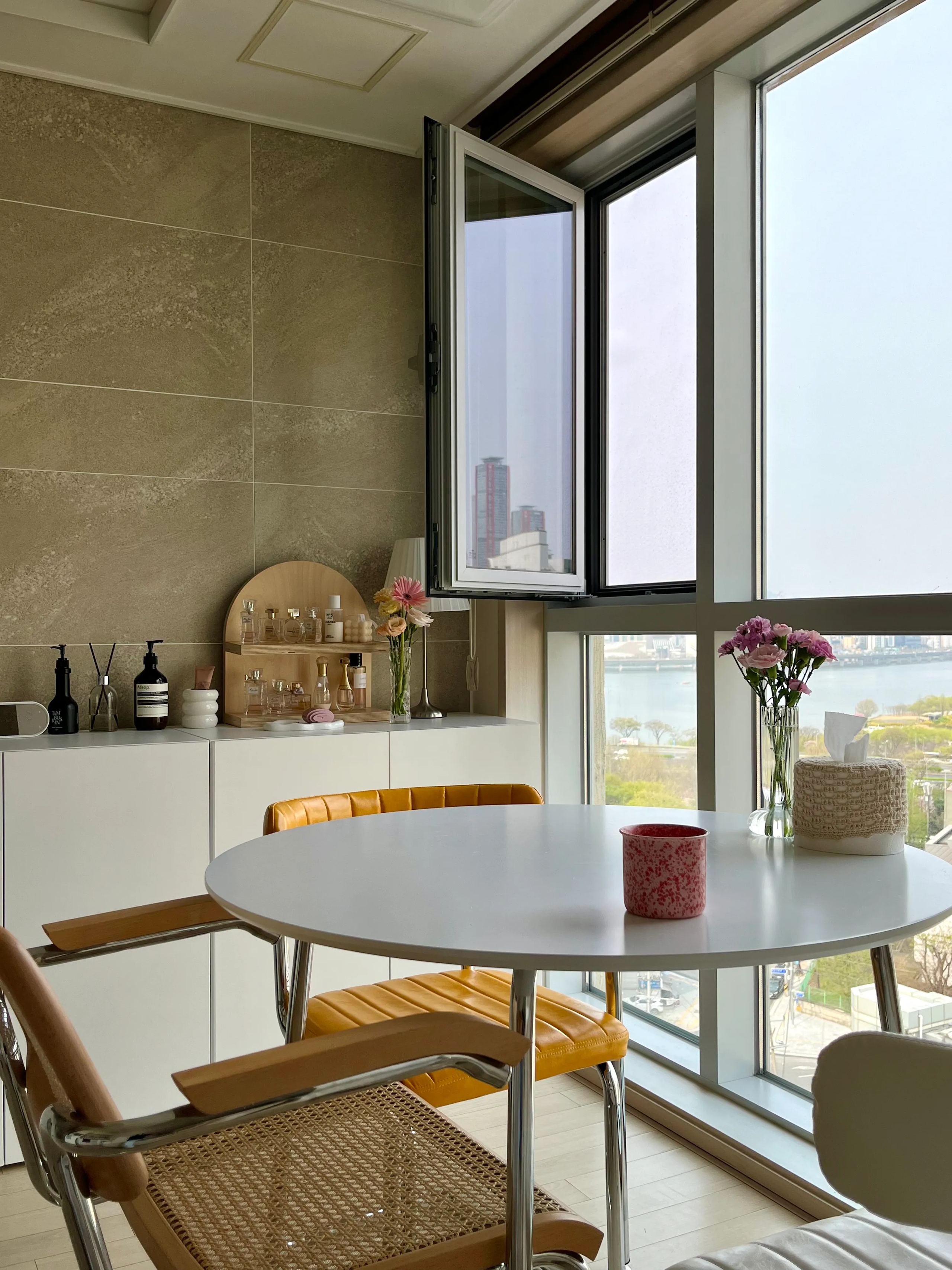 16piece MID CENTURY カンチレバー チェア［4色］ シルバー ブラック