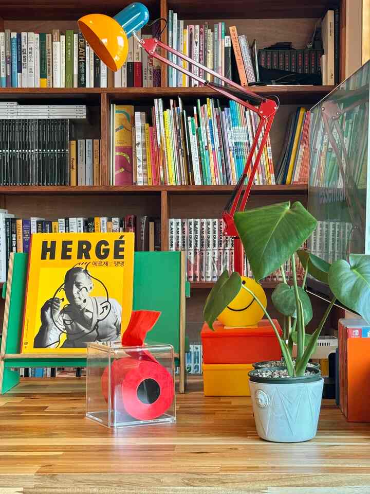 #오늘의가든 Monstera yang ditanam di taman masa kini 💚💚
Itu tumbuh dengan sangat baik di rumah kami!
Musim kedua dengan daun-daun baru bermunculan!
Sungguh menakjubkan dan keren melihat monster kecil namun sulit tumbuh ini👍🏾
Saya memanen kemangi kali ini dan saya harap kemangi cepat tumbuh!

#Perpaduan #우드 #우드인테리어소품 #컬러인테리어 #컬러 #컬러테리어 #컬러포인트 #빈티지 #빈티지인테리어 {9 #Retro} #레트로인테리어 #몬스테라 #식물인테리어 #내돈내산 #복층 #복층집 #컬러풀인테리어 #컬러풀 #컬러테라피 #클래스추천키워드 #식집사성장기 #식집사