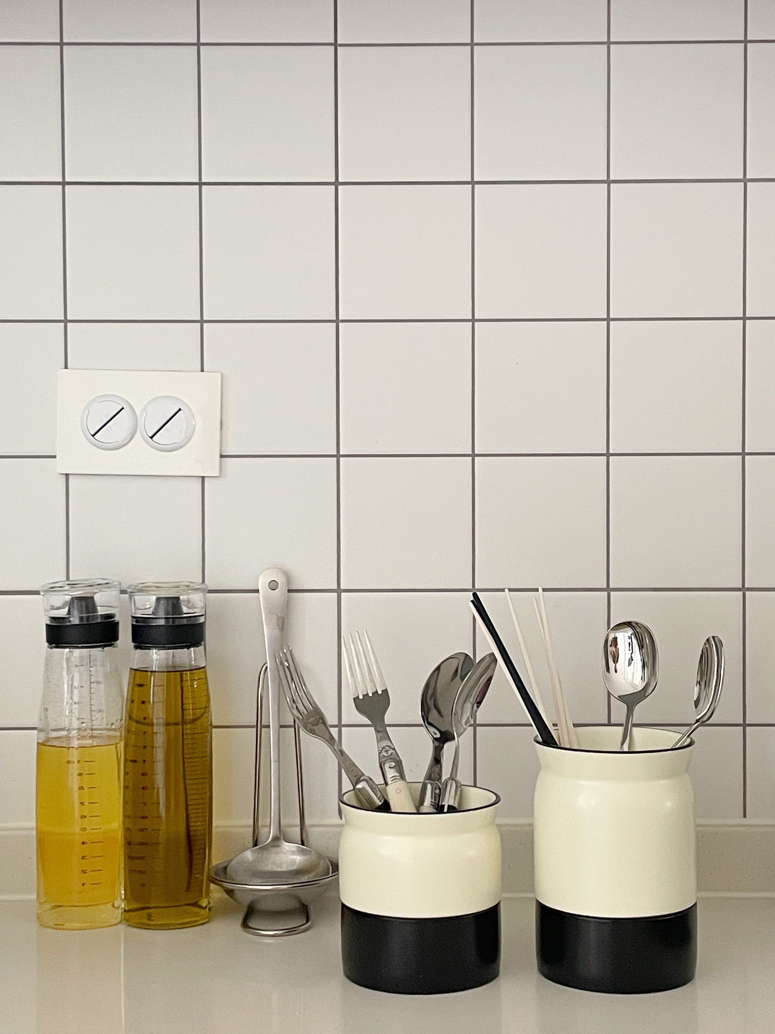 Two-Tone Self-Draining Ceramic Utensil Holders (Set of 2) user photo