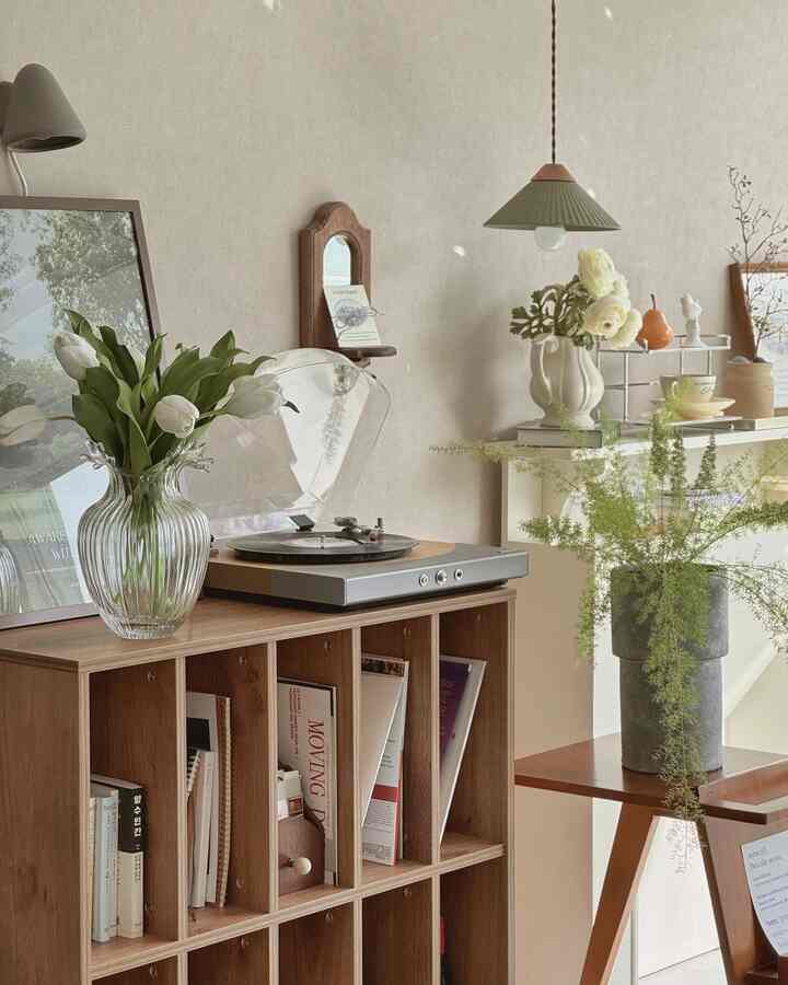 Ya ampun
Pastinya sampai pagi hari
Hari itu sungguh menyenangkan
Tiba-tiba menjadi buram

Minum secangkir kopi
Saya akan menghabiskan sisa sore itu dengan bahagia.

Semuanya, Selasa malam… 🙌🏻💗🎶

#Interior ruang tamu #Rumahku hari ini #Ruangku #Kehidupan sehari-hari orang rumahan #Item mendengarkan musik #Zona LP #Lemari penyimpanan LP #Interior kayu #Pencahayaan restoran #Alat peraga restoran #Penata gaya #Rencana interior #Tanaman hewan peliharaan #Pelayan makanan #Bunga buatan interior #Bunga tiruan Tulip #Ranunculus #Lemari LP #Rak LP #Postercantik #Posterinterior #40 pyeong interior #40 pyeong ruang tamu #40 pyeong interior ruang tamu #40 pyeong apartemen #Pertandingan obral 