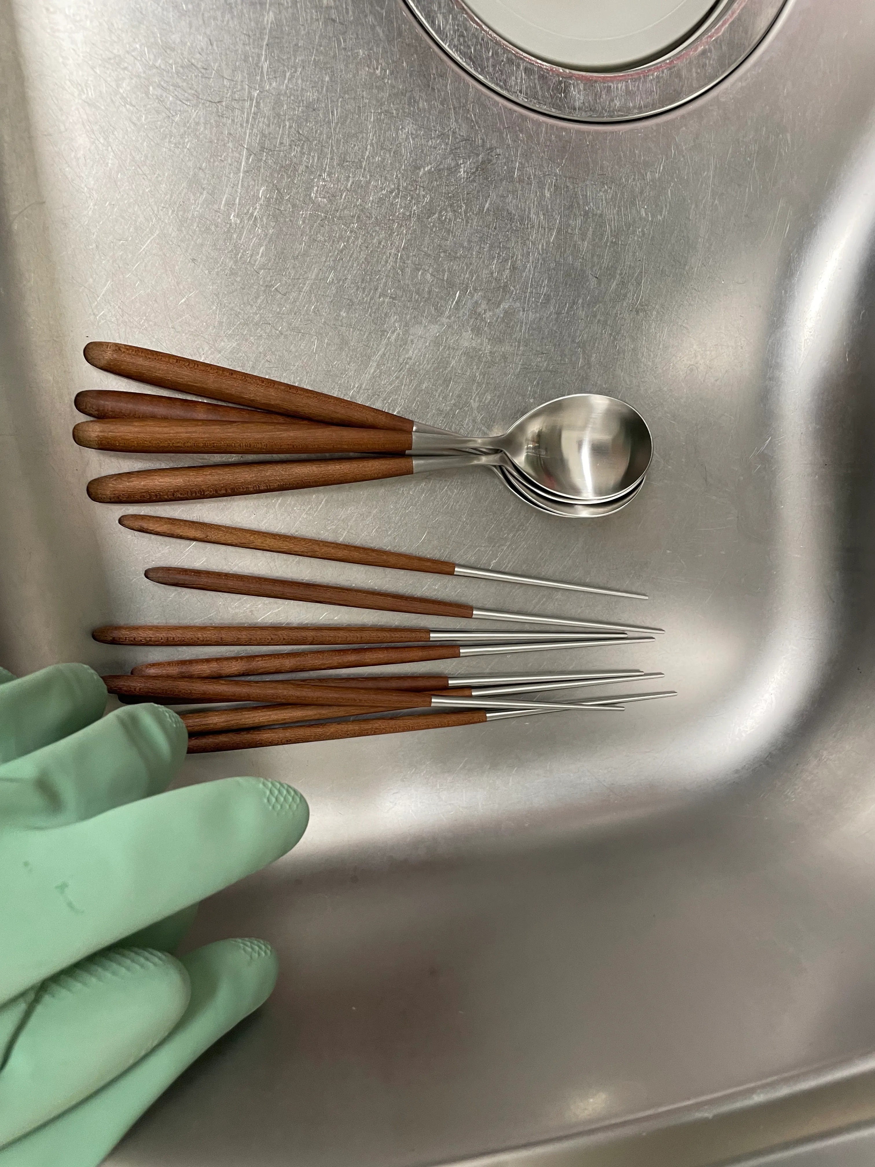 Maple Wood Handle Stainless Steel Cutlery Set (10-Piece) user photo