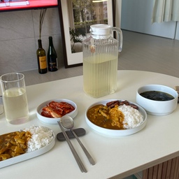 오늘의밥상
늘 맛있는 카레🍛
#쇠고기 #카레라이스 #카레 #맛있어 #식사공간 #식사 #거실인테리어 #밥상 #음식 #한끼 #거실테이블 #테이블 #인테리어 #신혼집 #신혼밥 #도자기그릇 #연휴 #쉬는날 #신혼부부 #신혼부부거실 #일상 #일상기록 #럽스타그램 #부부공간 #부부가사는집 #즐거운나의집 #행복 #아파트거실꾸미기 #🧡