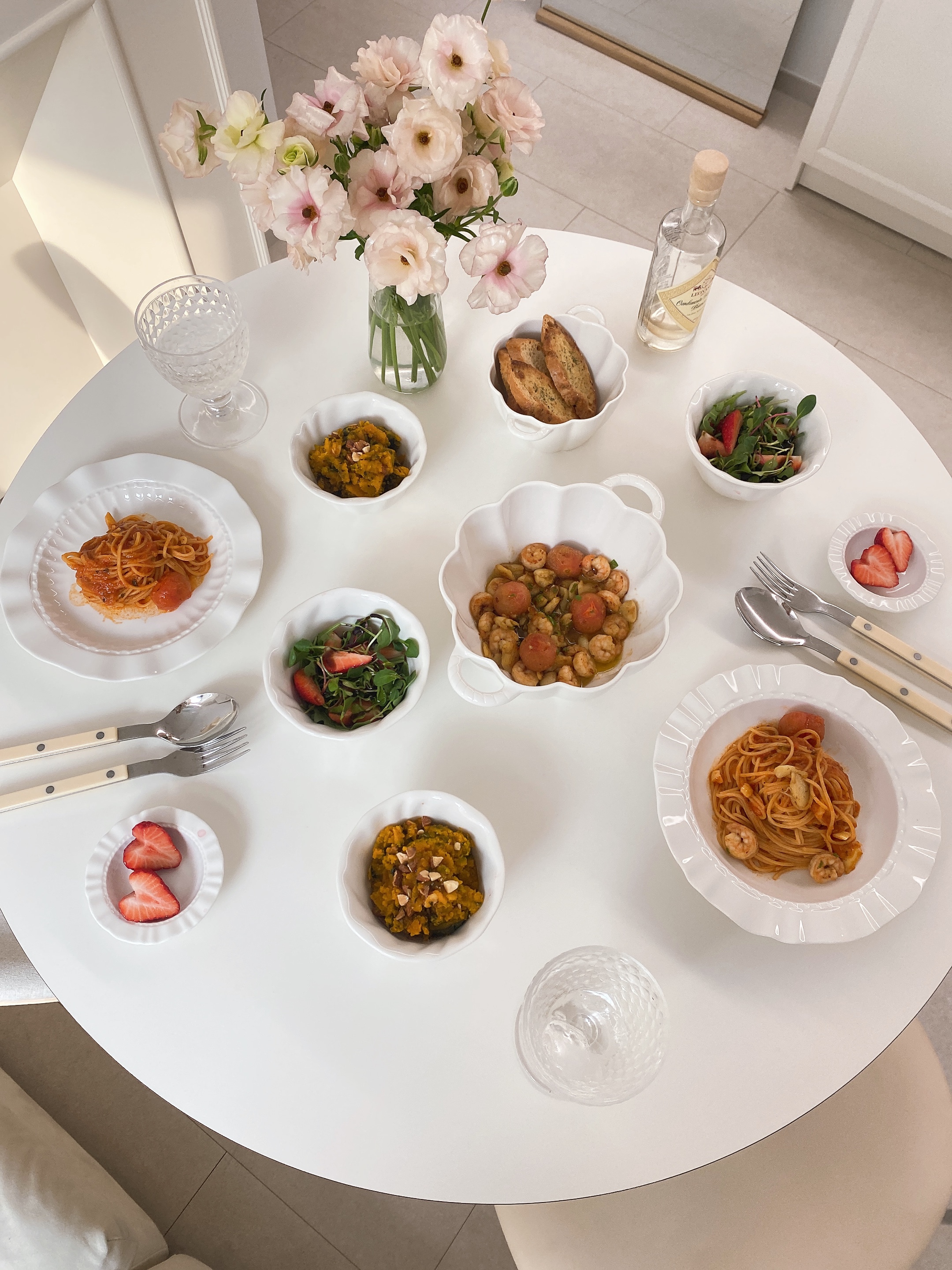 Syracuse Frise Glossy Dinnerware Set for 4 (16-Piece) user photo