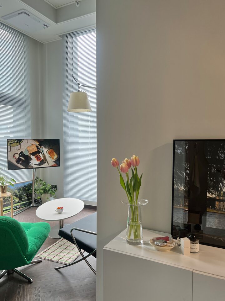 short form carousel card thumbnail