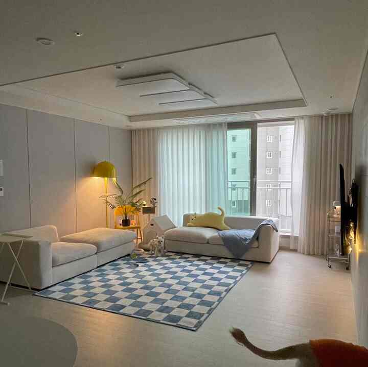 モジュールショパを新たに配置してみました！
記憶者は何か初めてですが、新しいです。
すでにラグを変えたい！

＃ホームテリア＃livingroom＃homestyling＃homedeco＃ホームデコ＃ミニマル＃ホームスター＃家の装飾＃ホームスタイリング＃インテリア＃リビングインテリア＃ミニマルライフ＃今日の家＃cosyhome＃minimallifestyler＃simple＃インテリア＃インテリア好きとつながりたい#ミニマル 