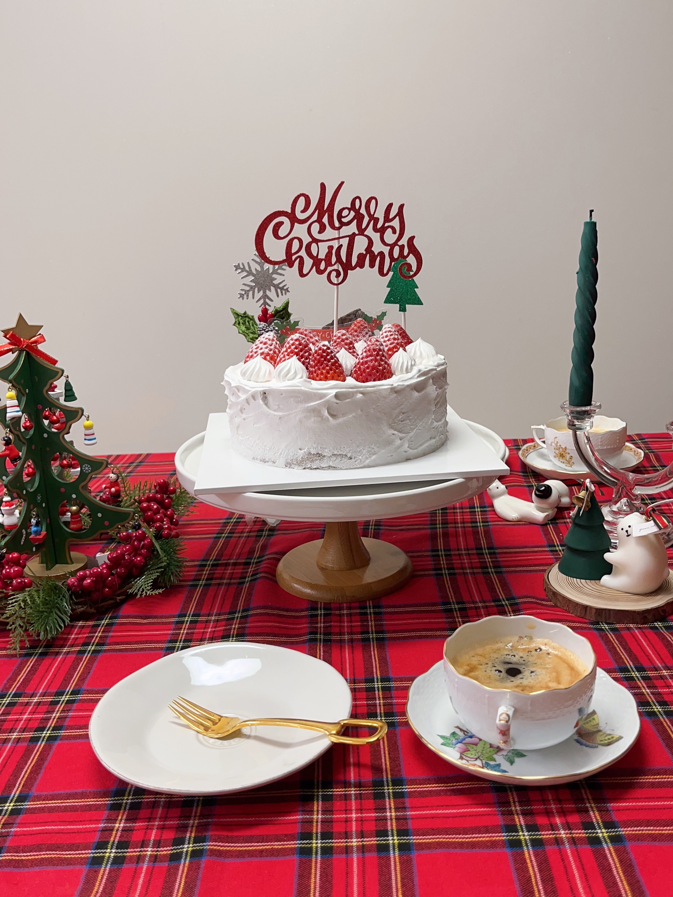 Christmas Bear & Tree Candle Set user photo