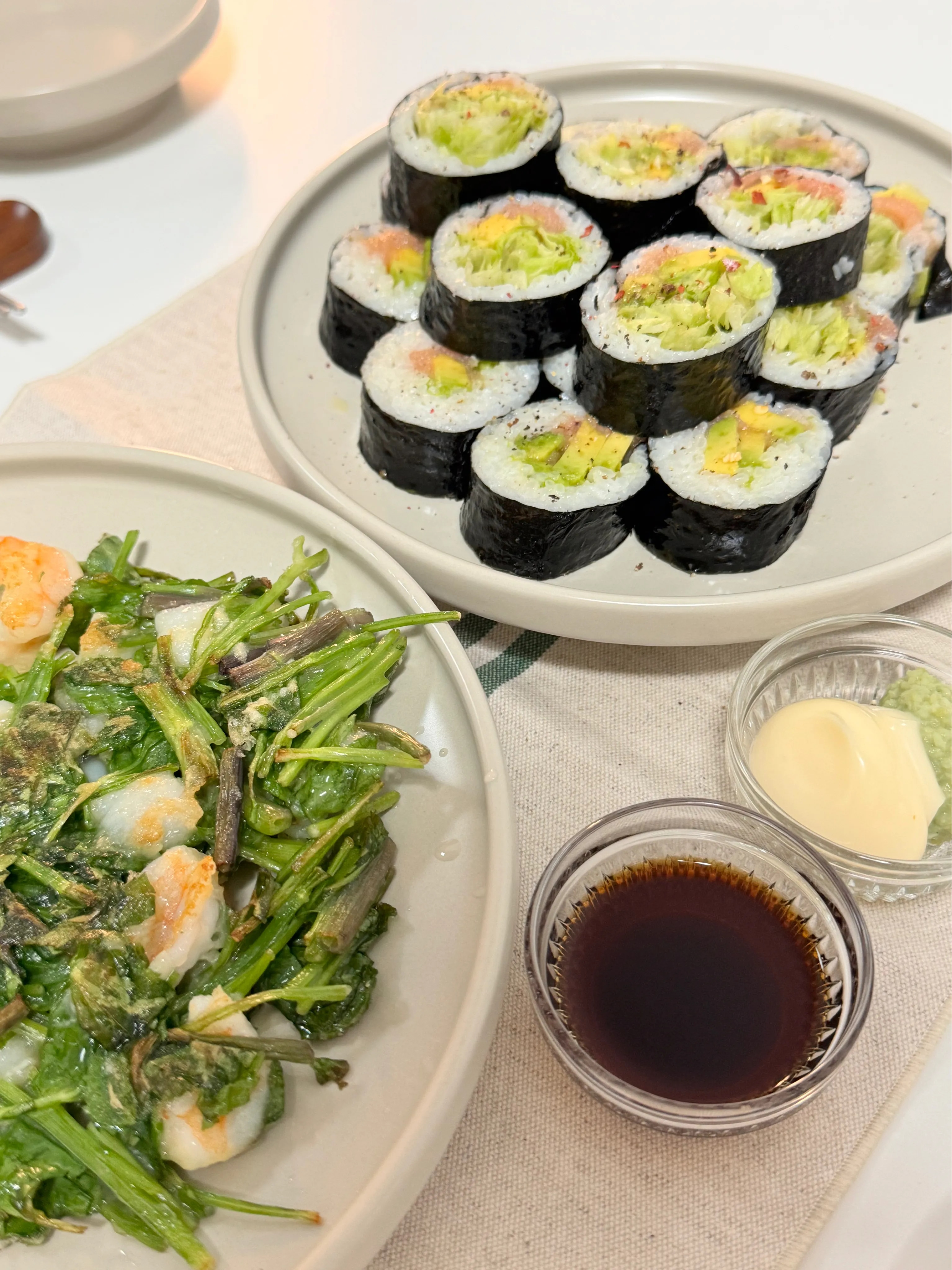 Minimal Mood Ceramic Dinnerware Set (6-24 pieces) user photo