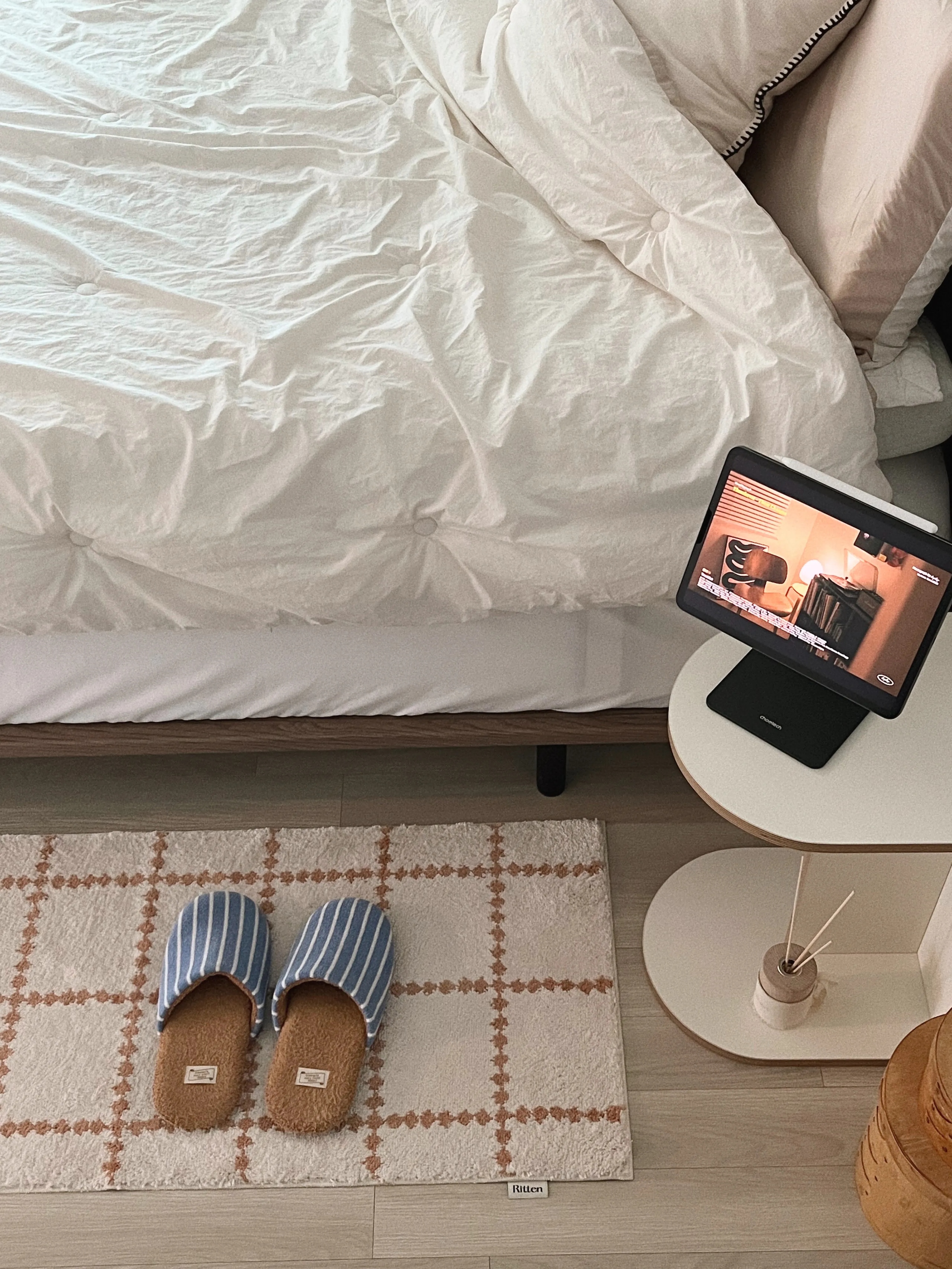 Round Shelf Side Table user photo