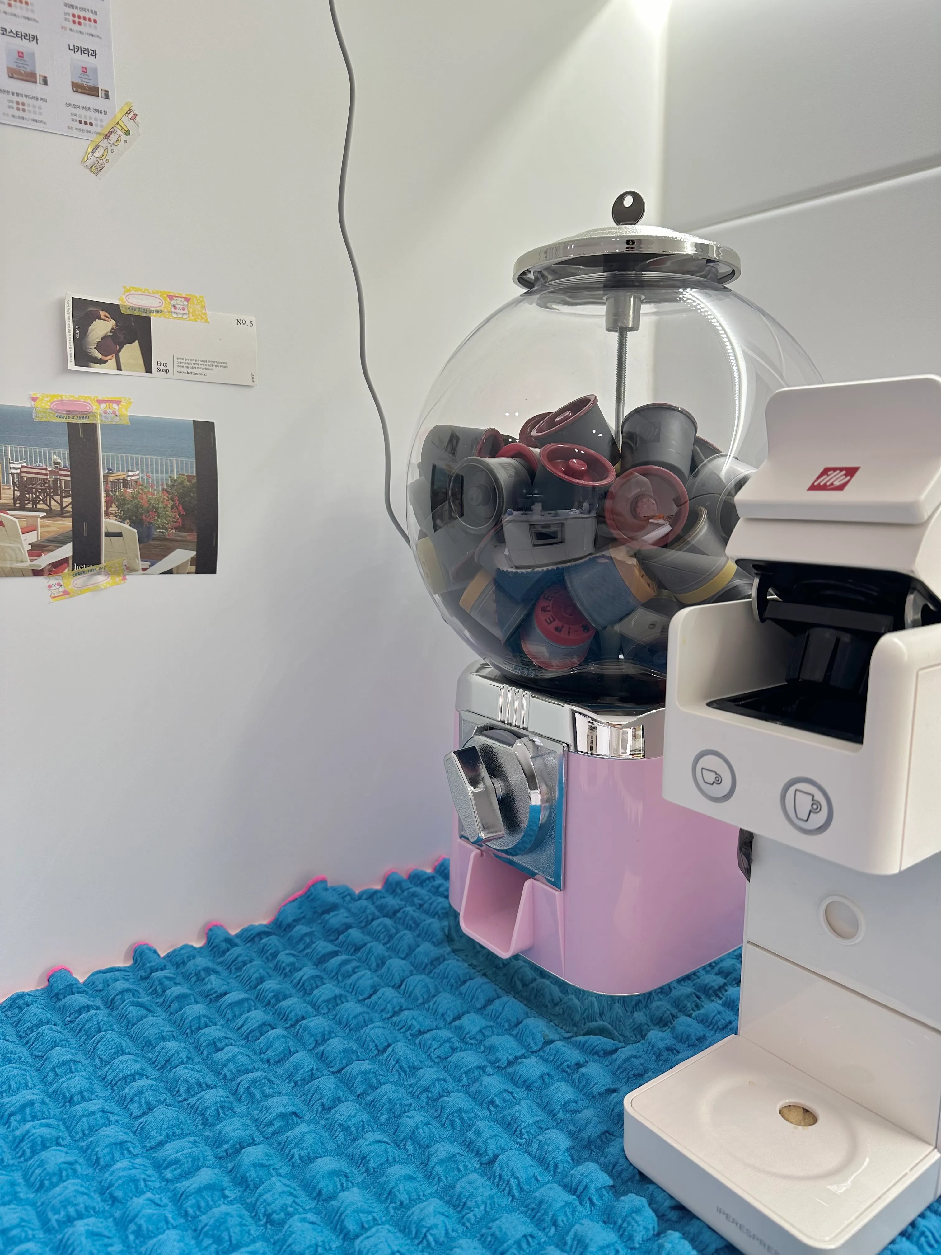 Mini Capsule Dispenser Machine user photo