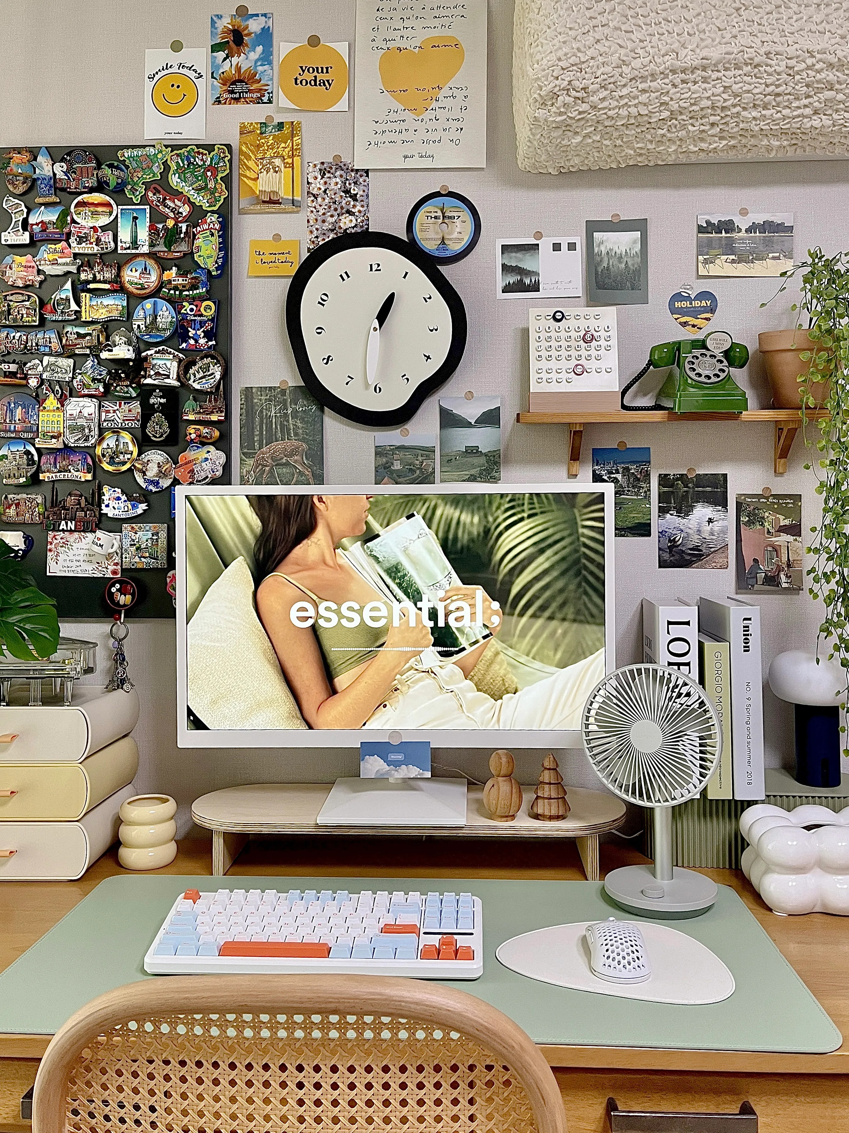 Wavy Retro Wall Clock user photo