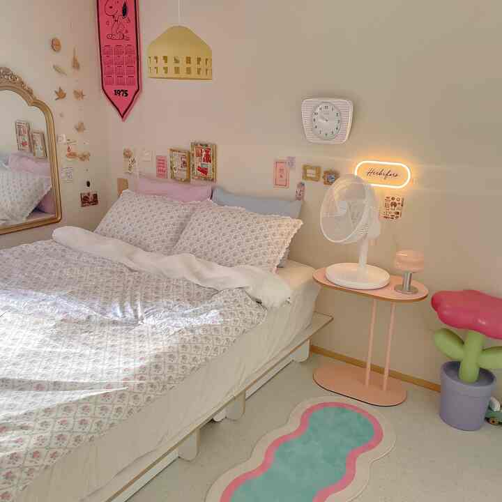 製品提供_ @carepod_korea
前週から気温がずっと上がって今は本当に夏の準備をしなければなりませんよ🫠有名な扇風機ブランドが多いですが歯科医が開発した最初のステンレス加湿器が代表的な、安全ながら衛生的なブランド「ケアポット」ブランドを選択しました。今夏に「ハイスタンド無線扇風機」が発売されましたよ🥰
。
高さを1、2、3段階まで調節することができますが、特に細長い3段の高さが好きですよ😍料理するとき、特に暑いのにアイルランドのダイニングテーブルの横に置いて使用するとピッタリです。家の中に広がった食べ物の臭いもしっかり握ってくれるほど空気循環を素早くしてくれる360度回転機能がありますよ！
。
周囲温度に応じて風量を自動的に調節してくれるスマートなAI機能もありますよね👍 AC、DCモータよりも強力なBLDCモータで少ない騒音＋強風を誇る製品ですよ🫶 そして無線扇風機が活用度が確実に高いことをご存知でしょう！あちこち必要な積載適所に移すことができ、通り過ぎて線にかからず感動ですよ🩷  #무선선풍기 #선풍기 #선풍기추천 #써큘레이터 #침실인테리어 #침실꾸미기 #방꾸미기 #홈데코 #인테리어소품 #myroom #mybdrm #roomtour