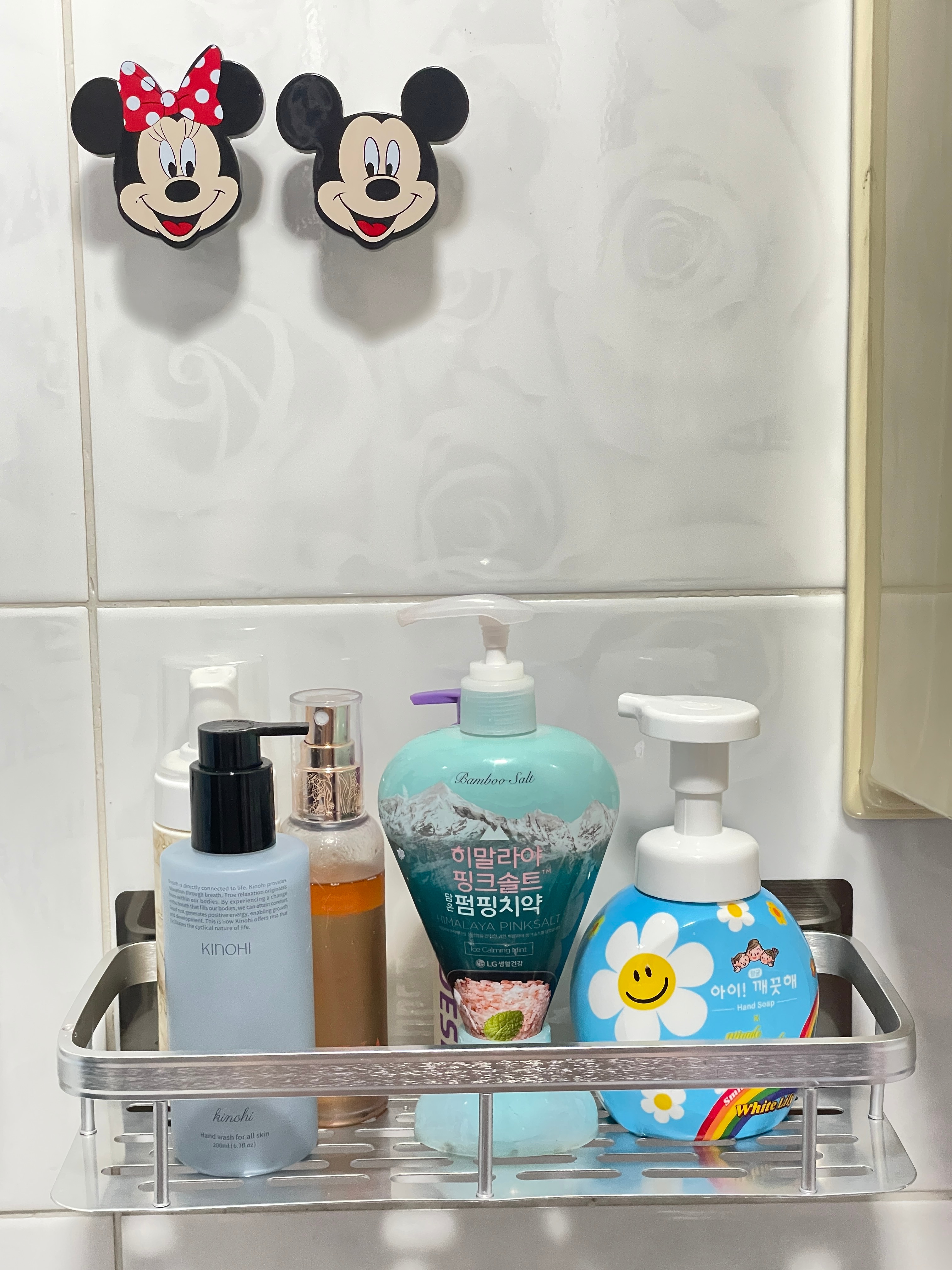 Screw-Lock No-Drill Bathroom Shelf user photo