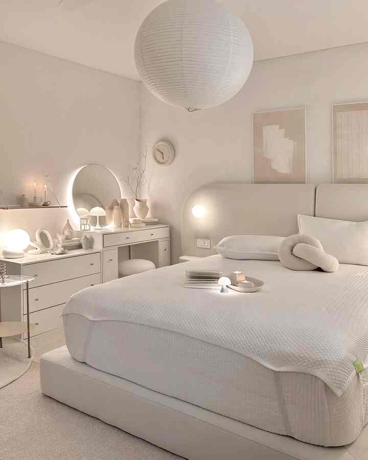 肝臓の寝室ムード 
今回は冷感パッドが新しく敷かれました。 
この構造はほぼ1年の山のようです。 
改造したい心はまた珍しいです。 
ベッドヘッドの民子になったのが倉庫にあります。  #침대 #작은방꾸미기 #조명 #조명인테리어 #홈스타일링 #거실 #거실인테리어  #방꾸미기 #오늘의집 #집꾸미기 #침실인테리어 #침구 #집꾸미기 #홈데코 #화이트인테리어 #화이트우드인테리어 #cozyhome #homestyle #homedecor #homestyling #room #homedecor #myroom #roomdecor